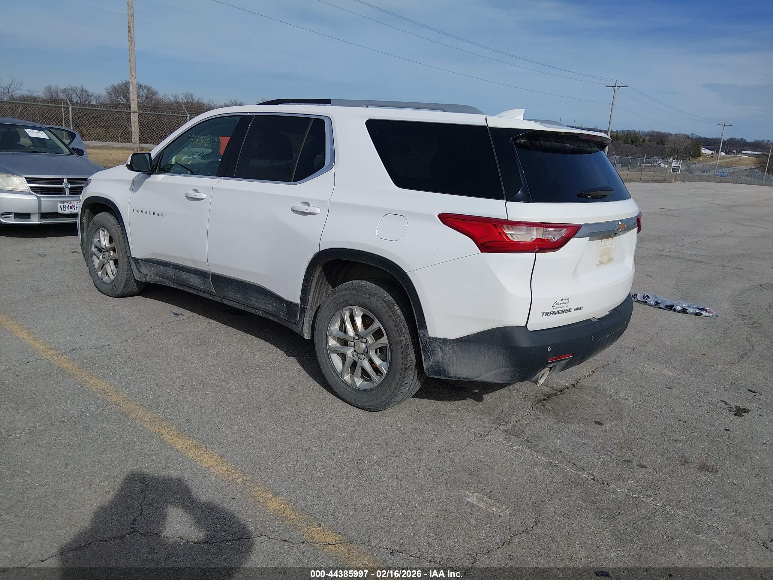 CHEVROLET TRAVERSE image 3