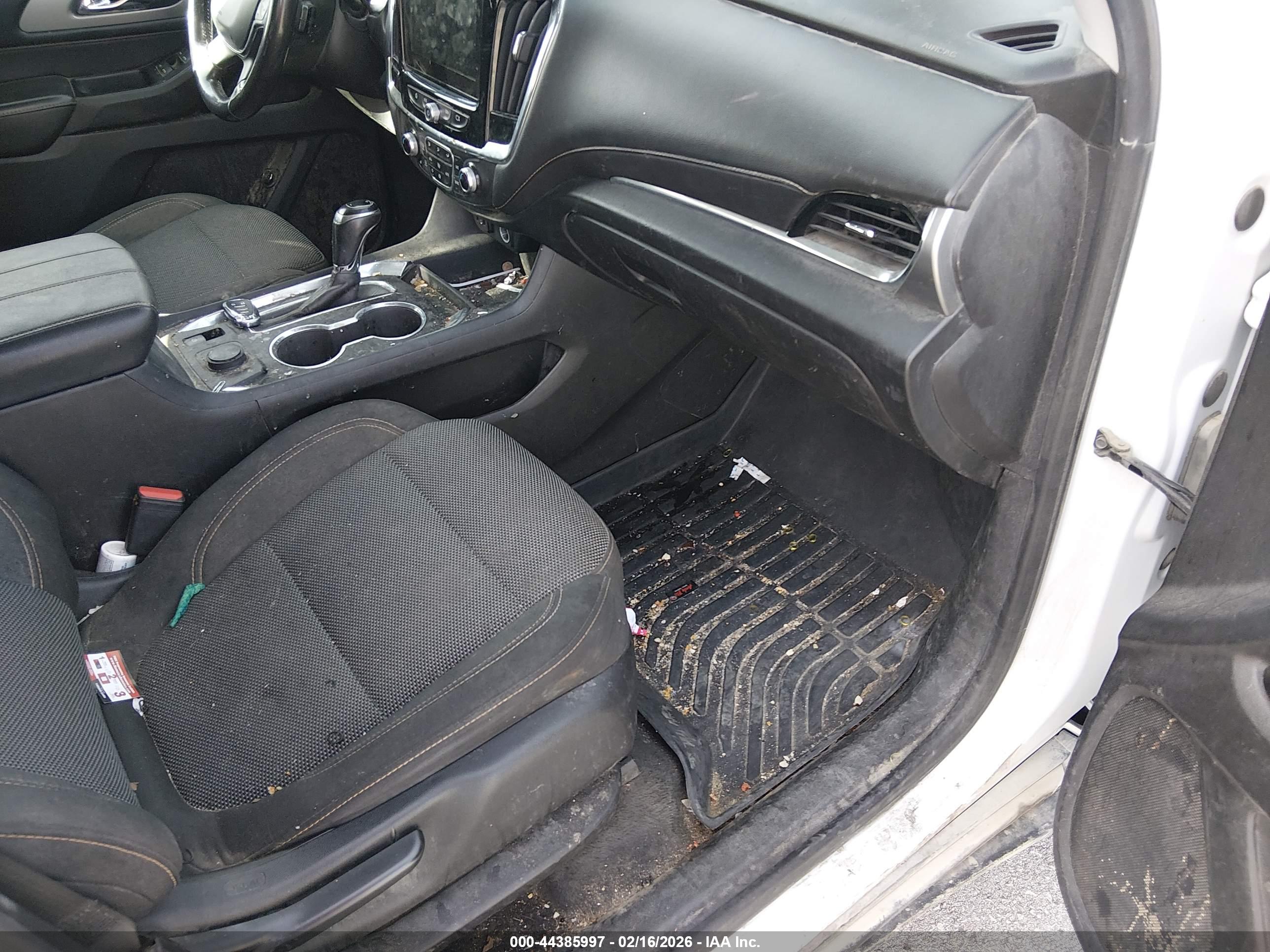 CHEVROLET TRAVERSE image 5