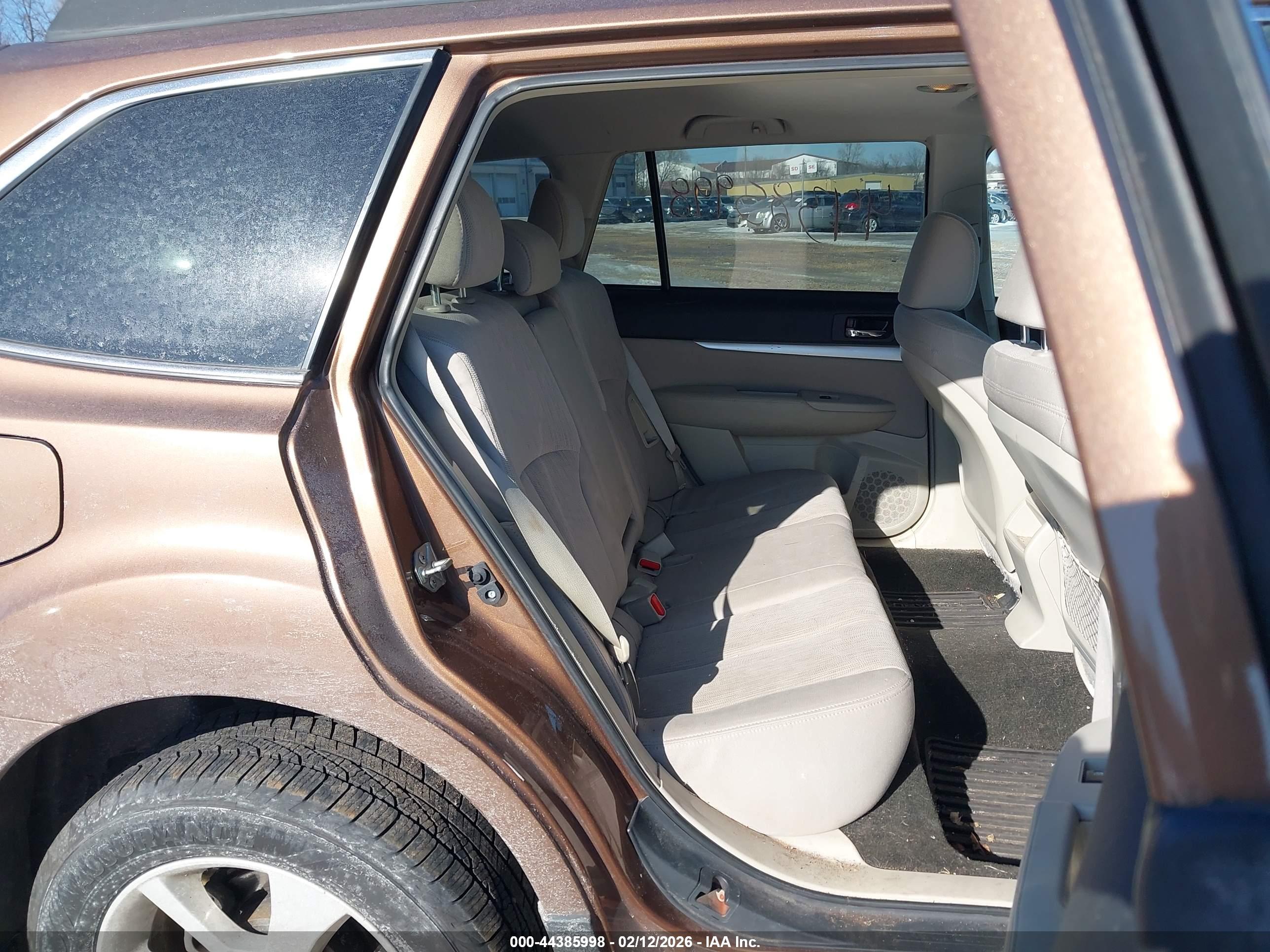SUBARU OUTBACK image 8