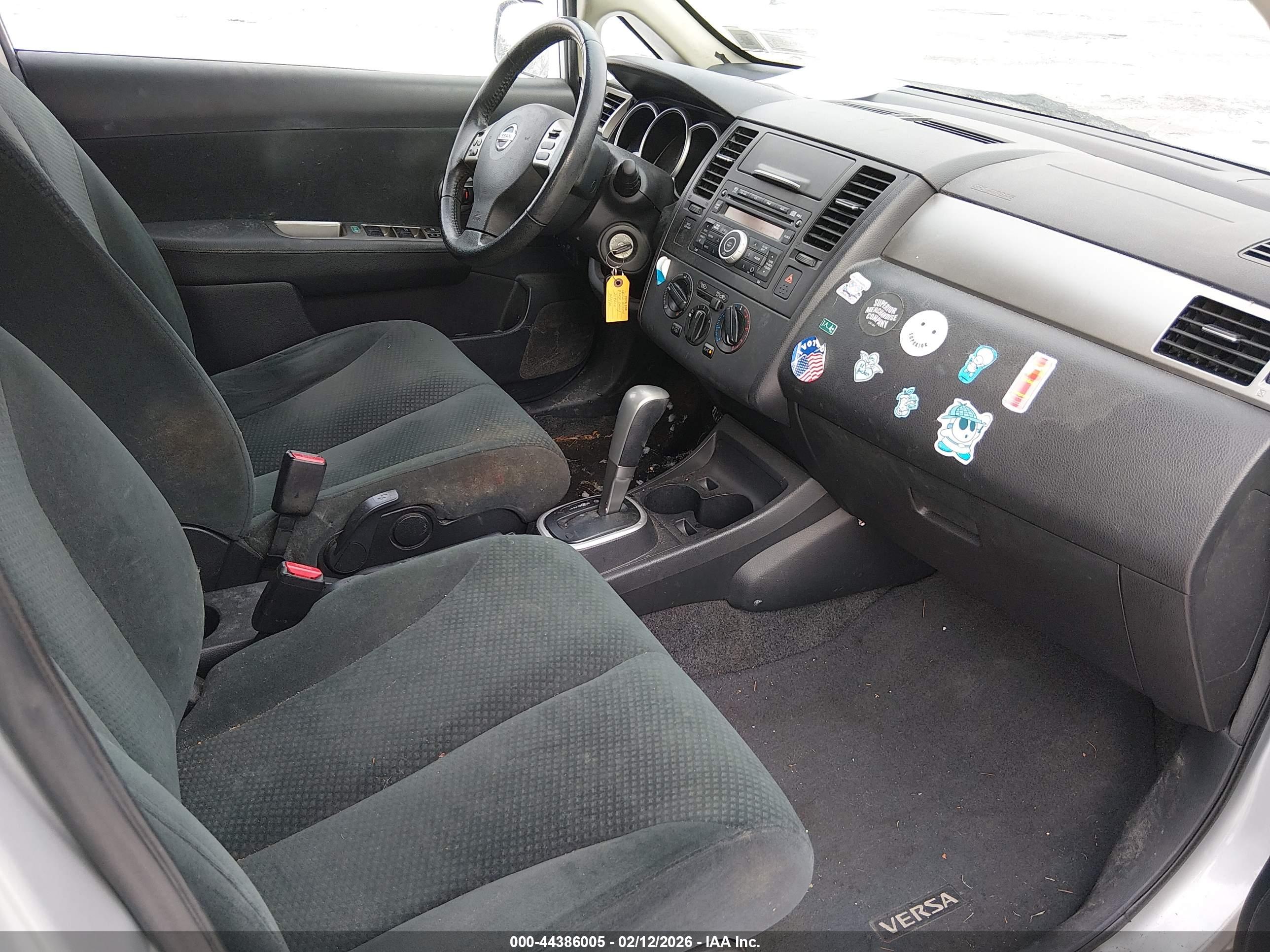 NISSAN VERSA image 5
