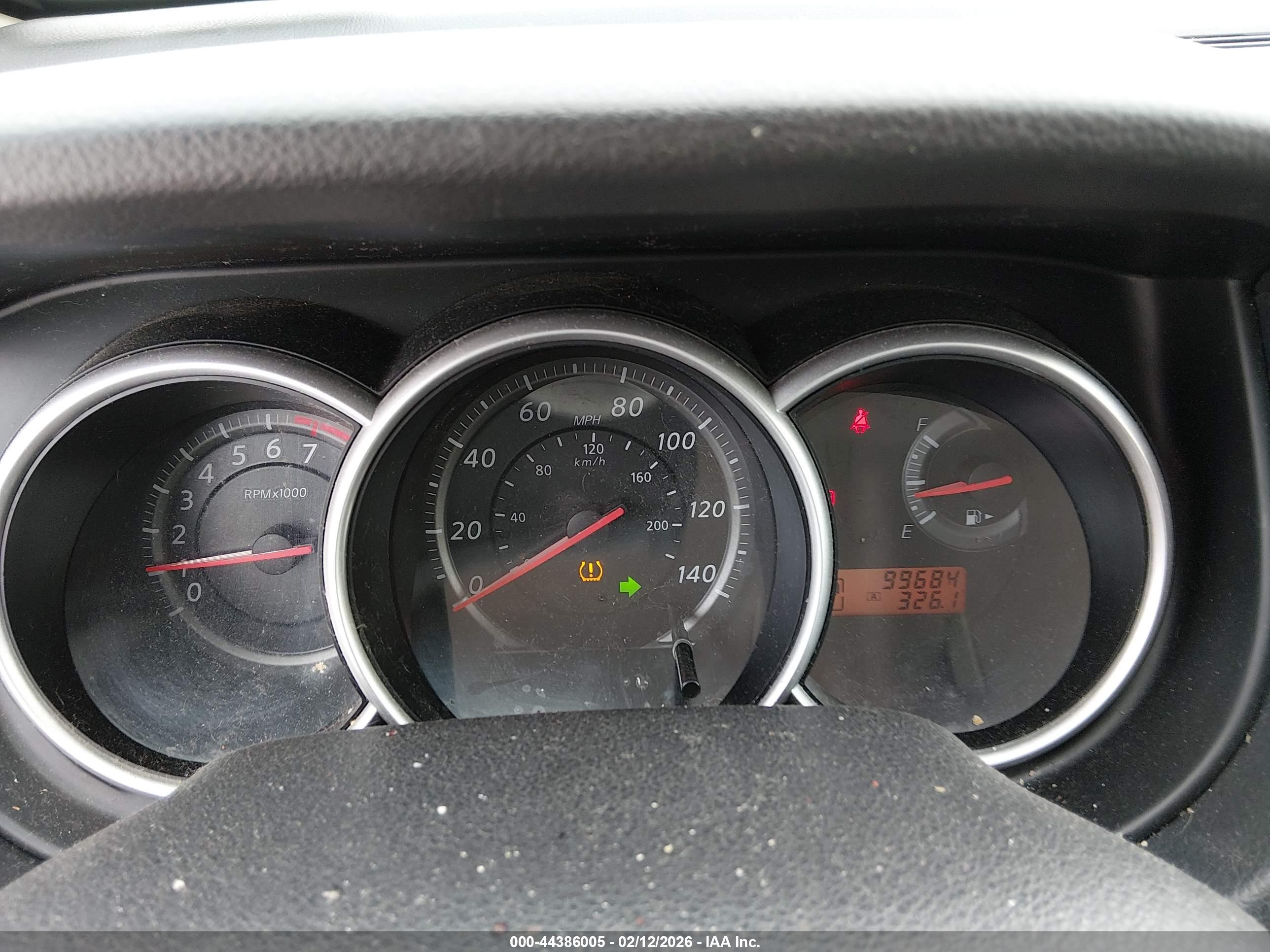 NISSAN VERSA image 7