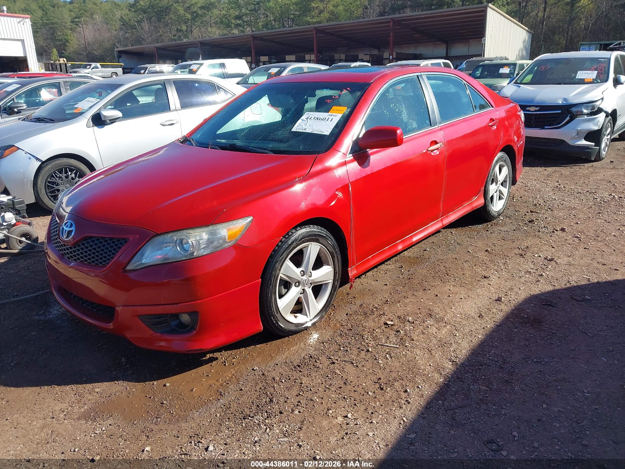TOYOTA CAMRY image 2