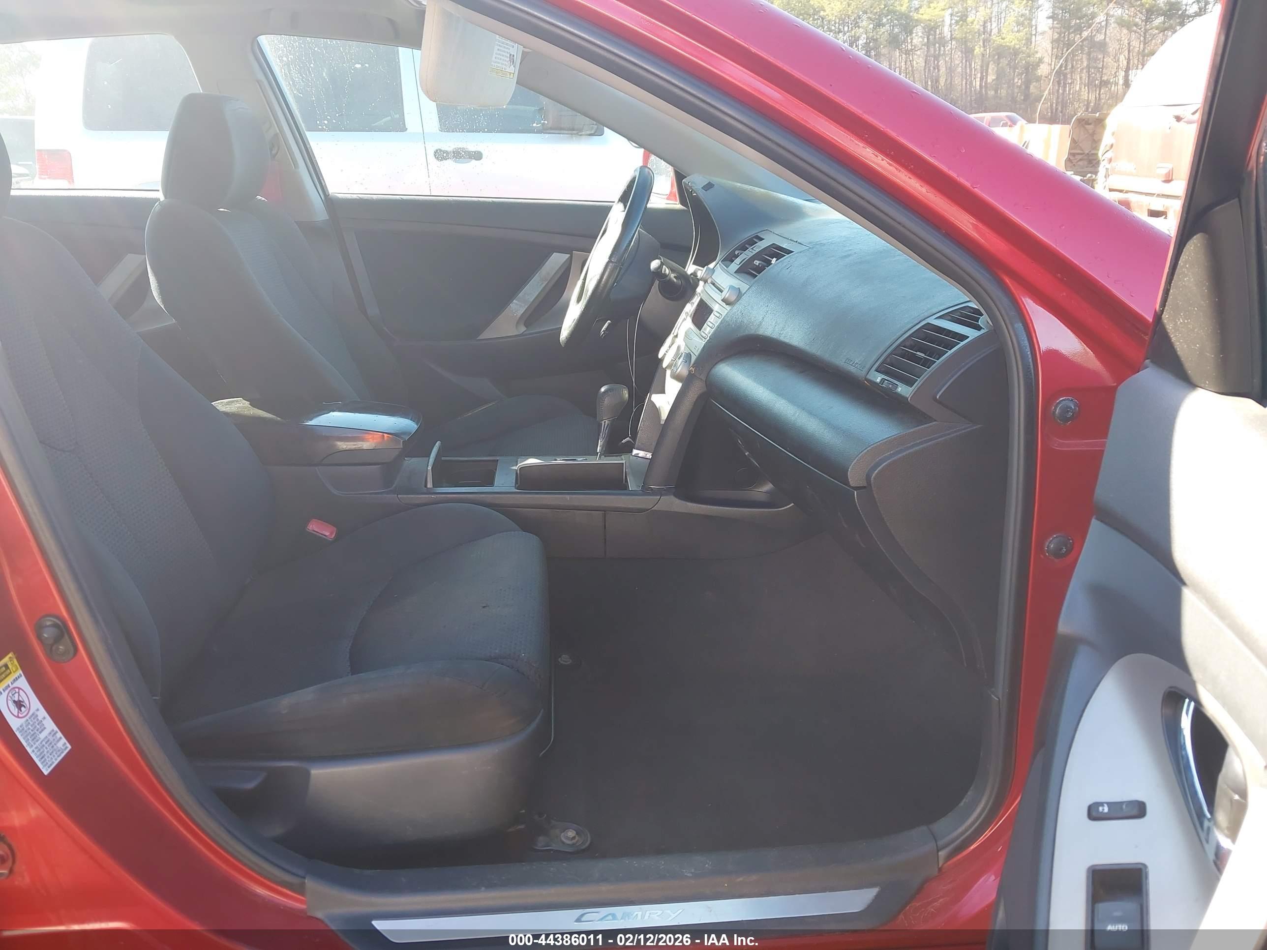 TOYOTA CAMRY image 5