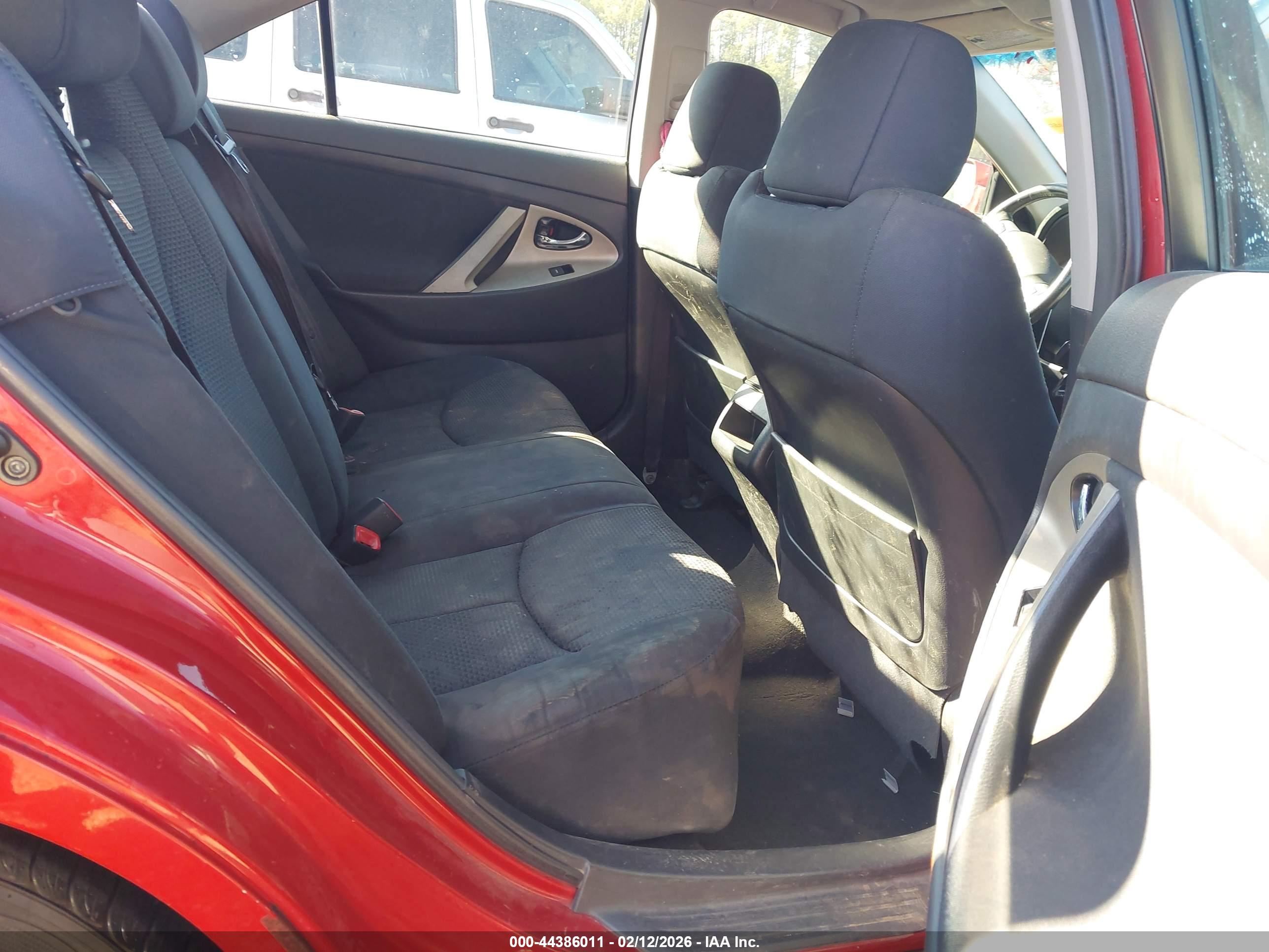 TOYOTA CAMRY image 8
