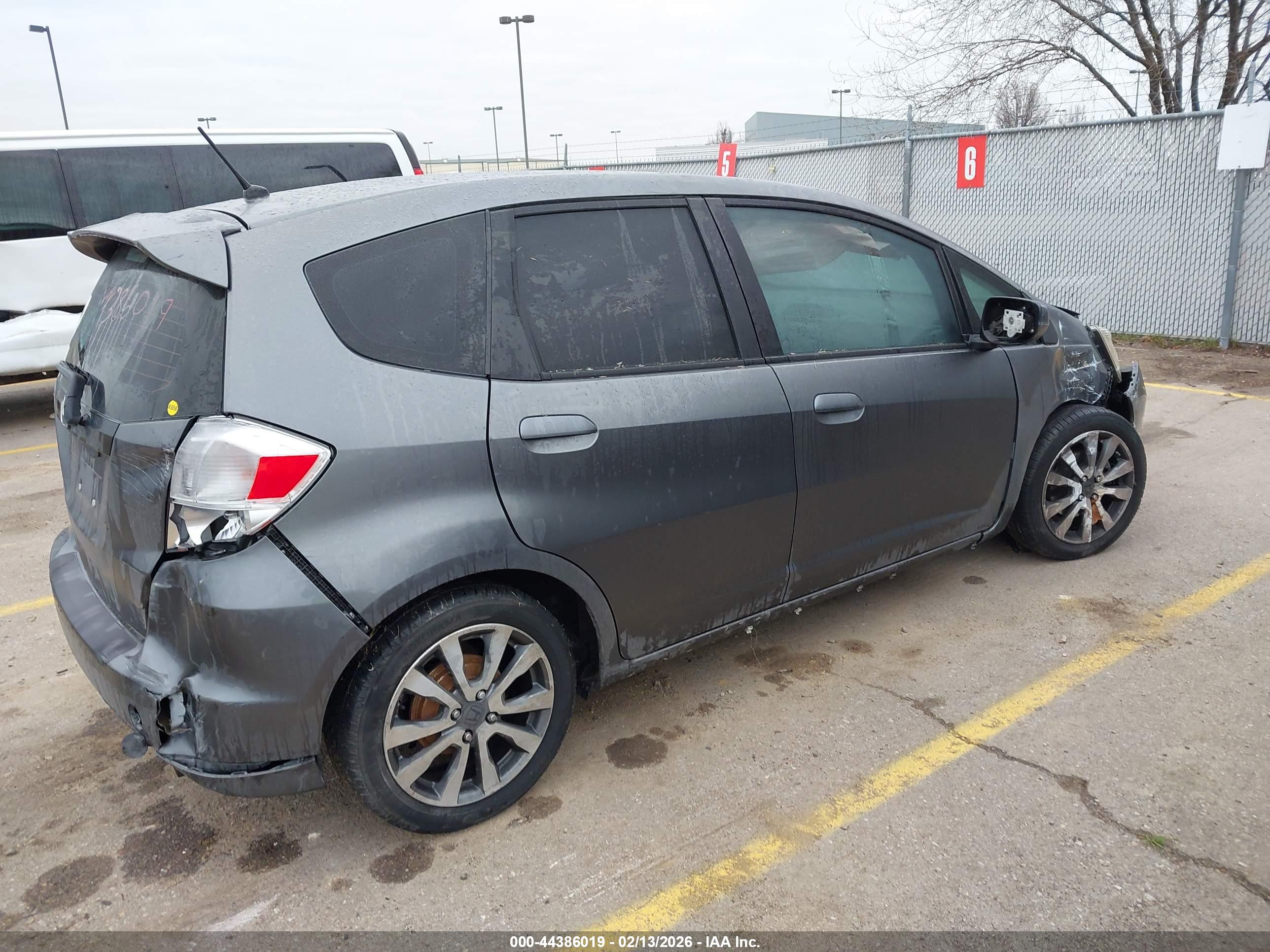 HONDA FIT image 4