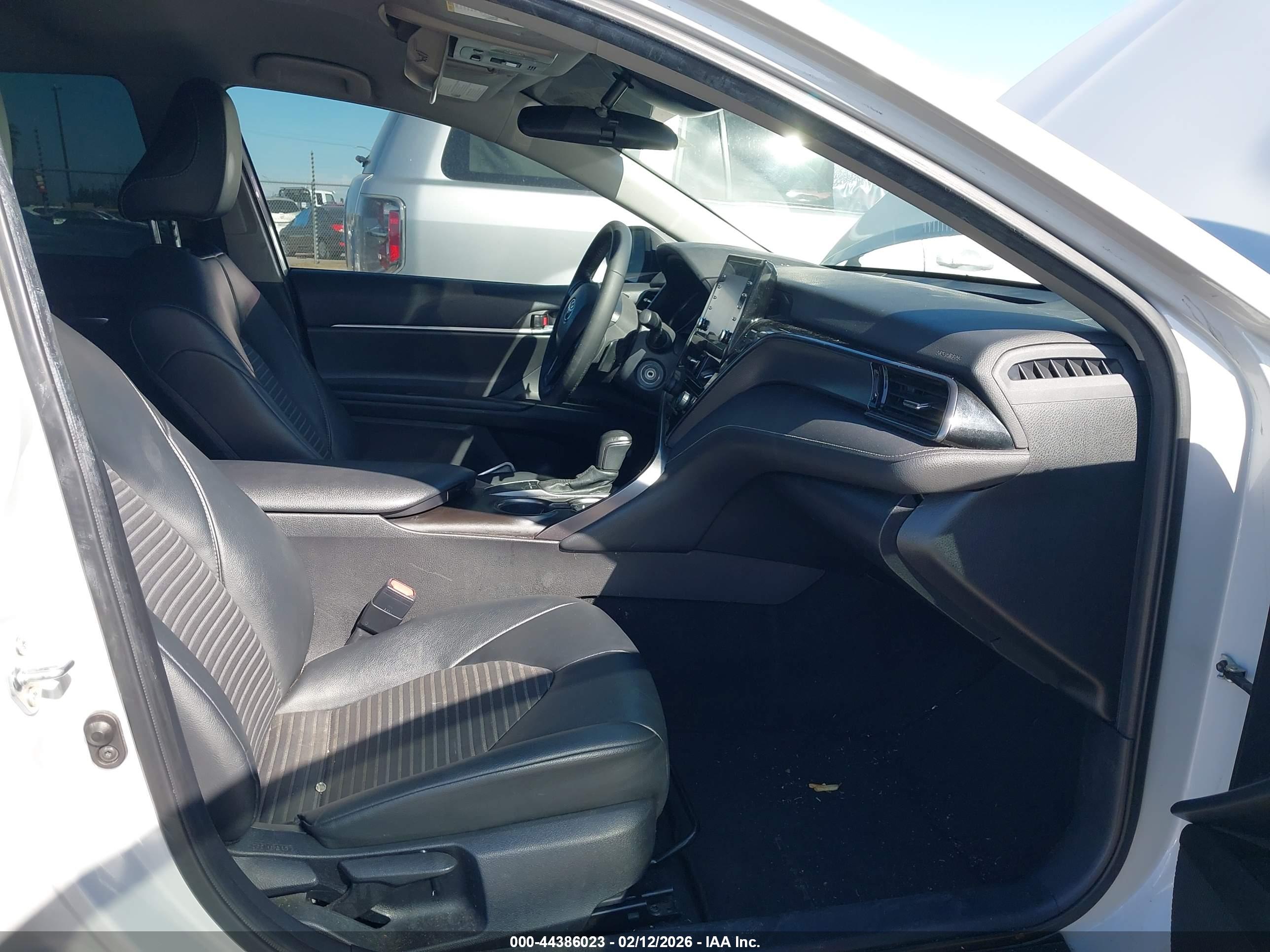 TOYOTA CAMRY image 5