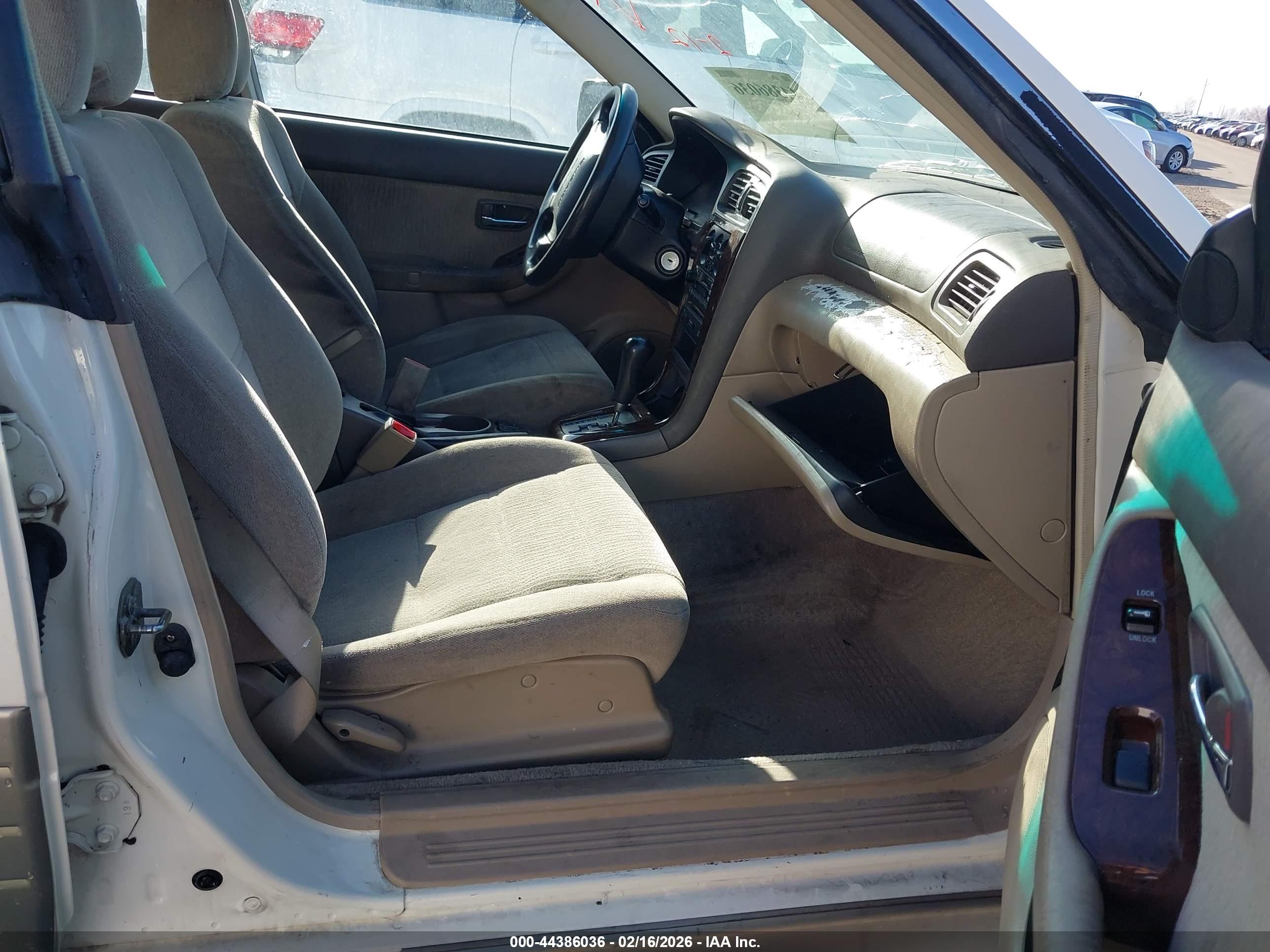 SUBARU OUTBACK image 5