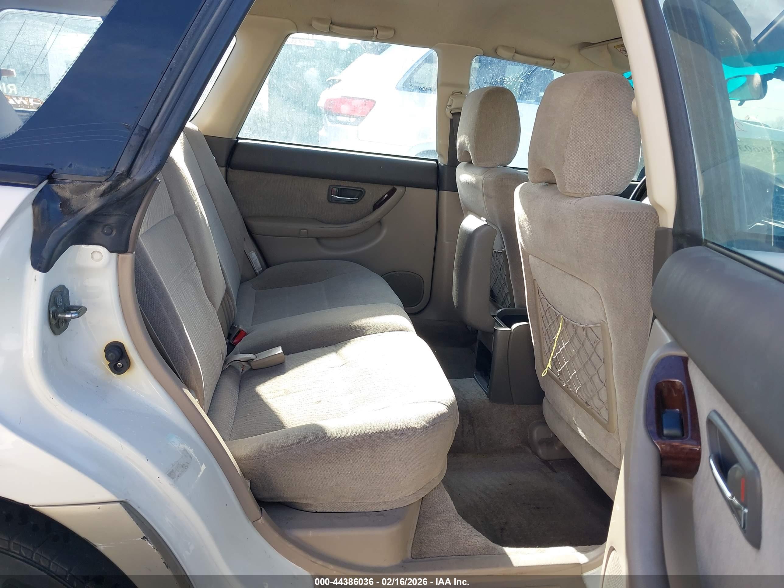 SUBARU OUTBACK image 8