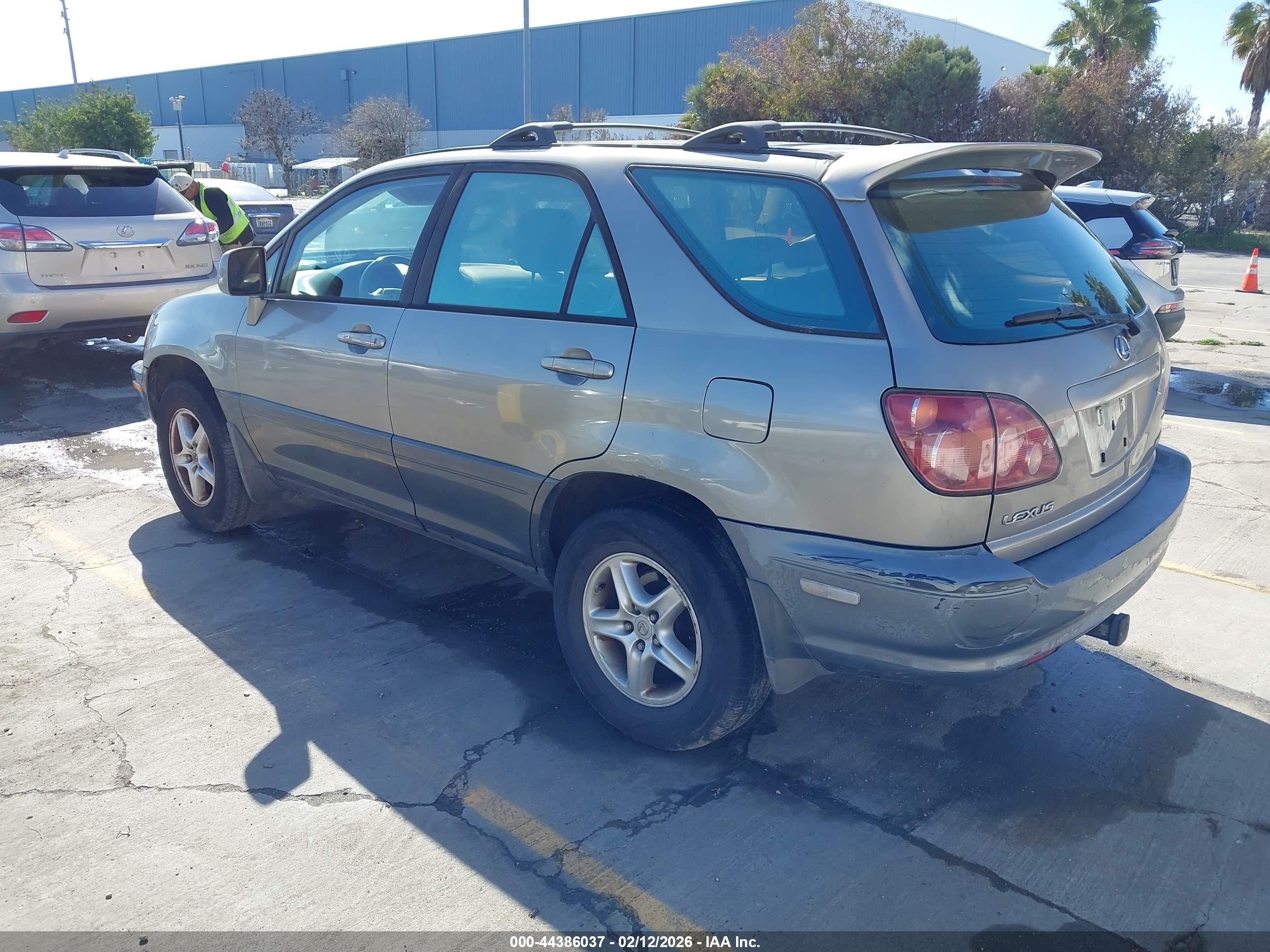 LEXUS RX image 3