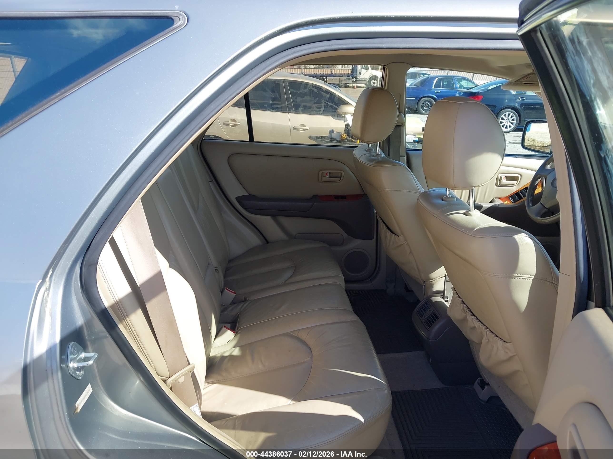 LEXUS RX image 8