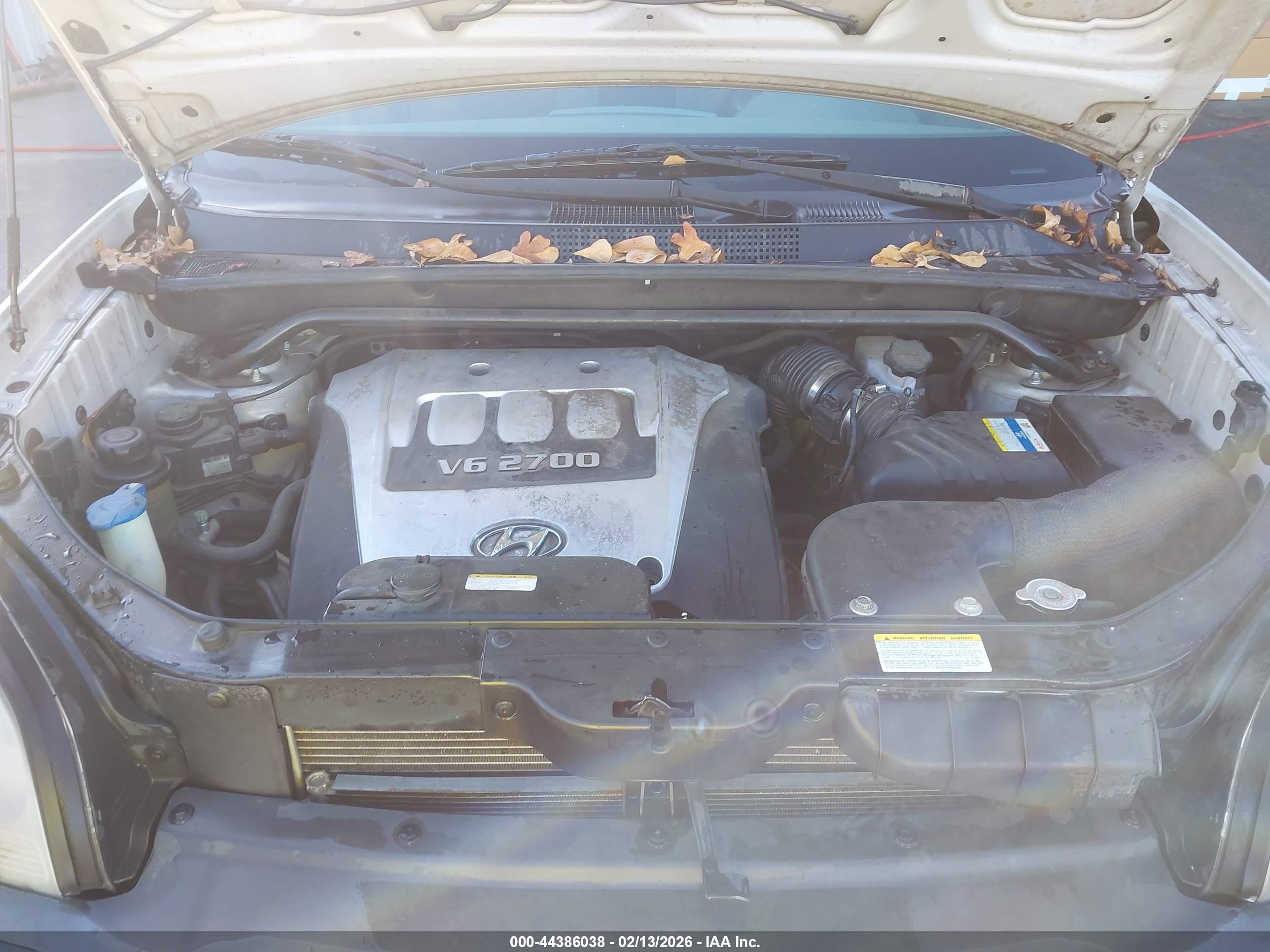 HYUNDAI TUCSON image 10
