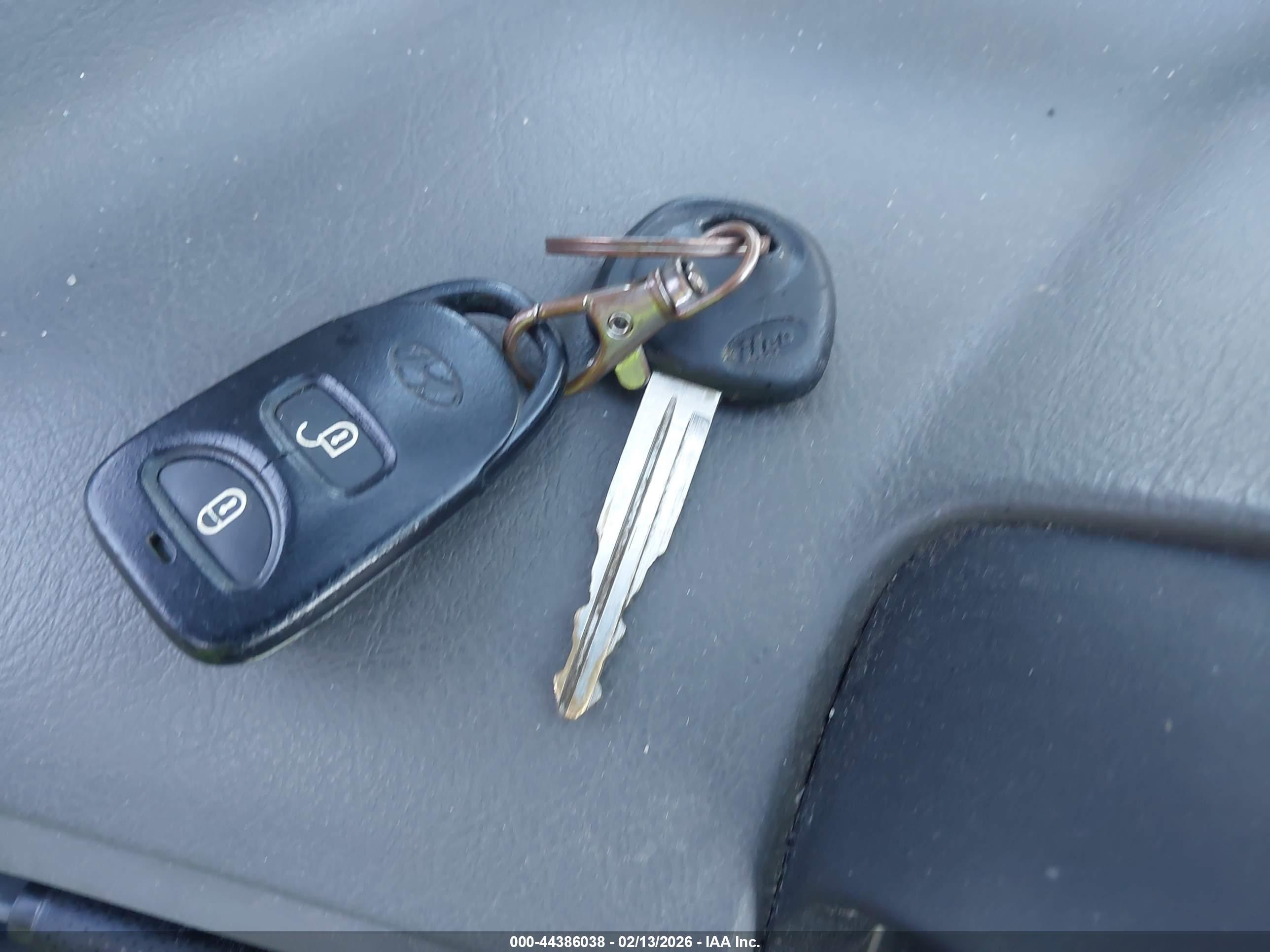 HYUNDAI TUCSON image 11