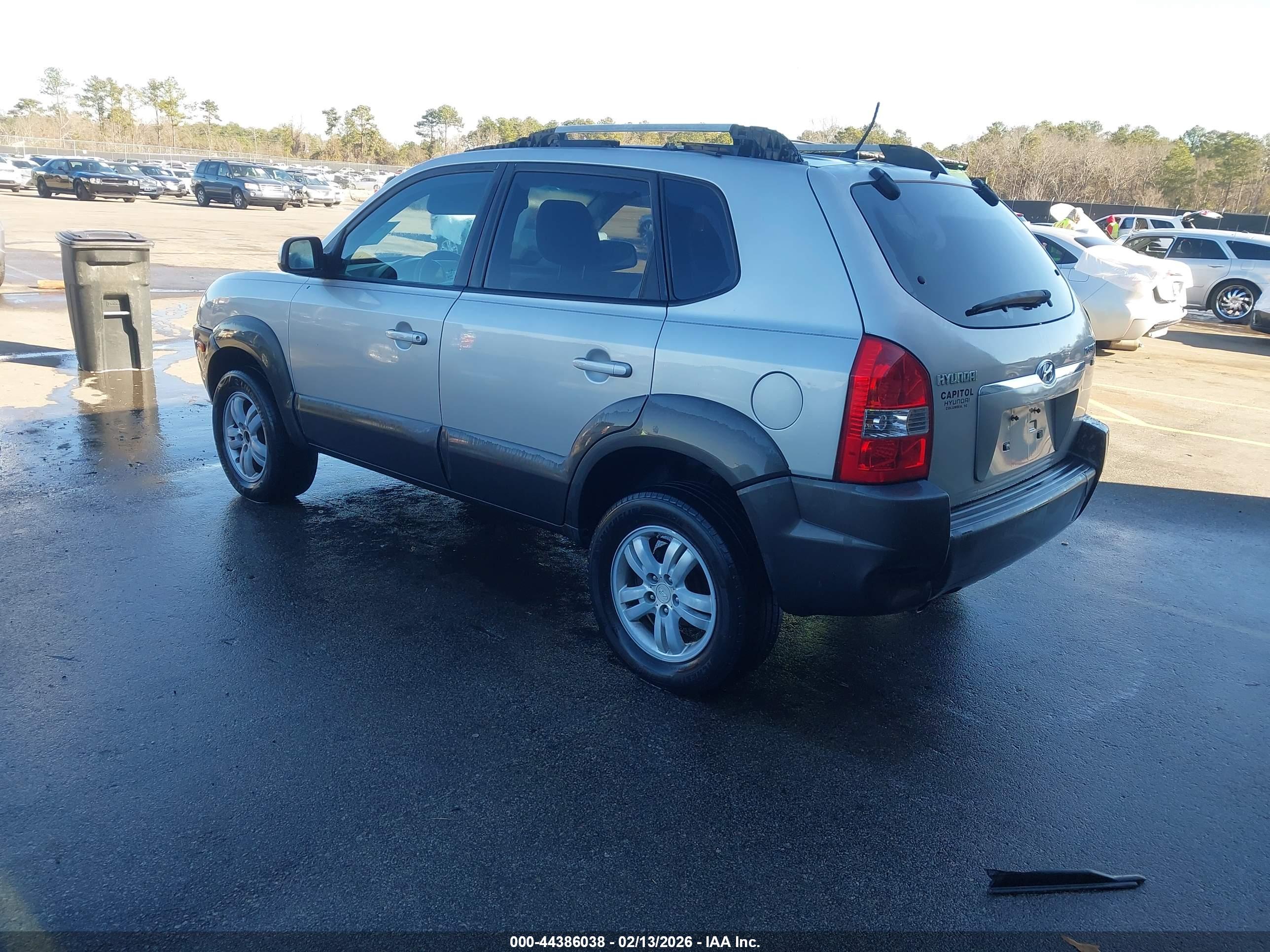 HYUNDAI TUCSON image 3