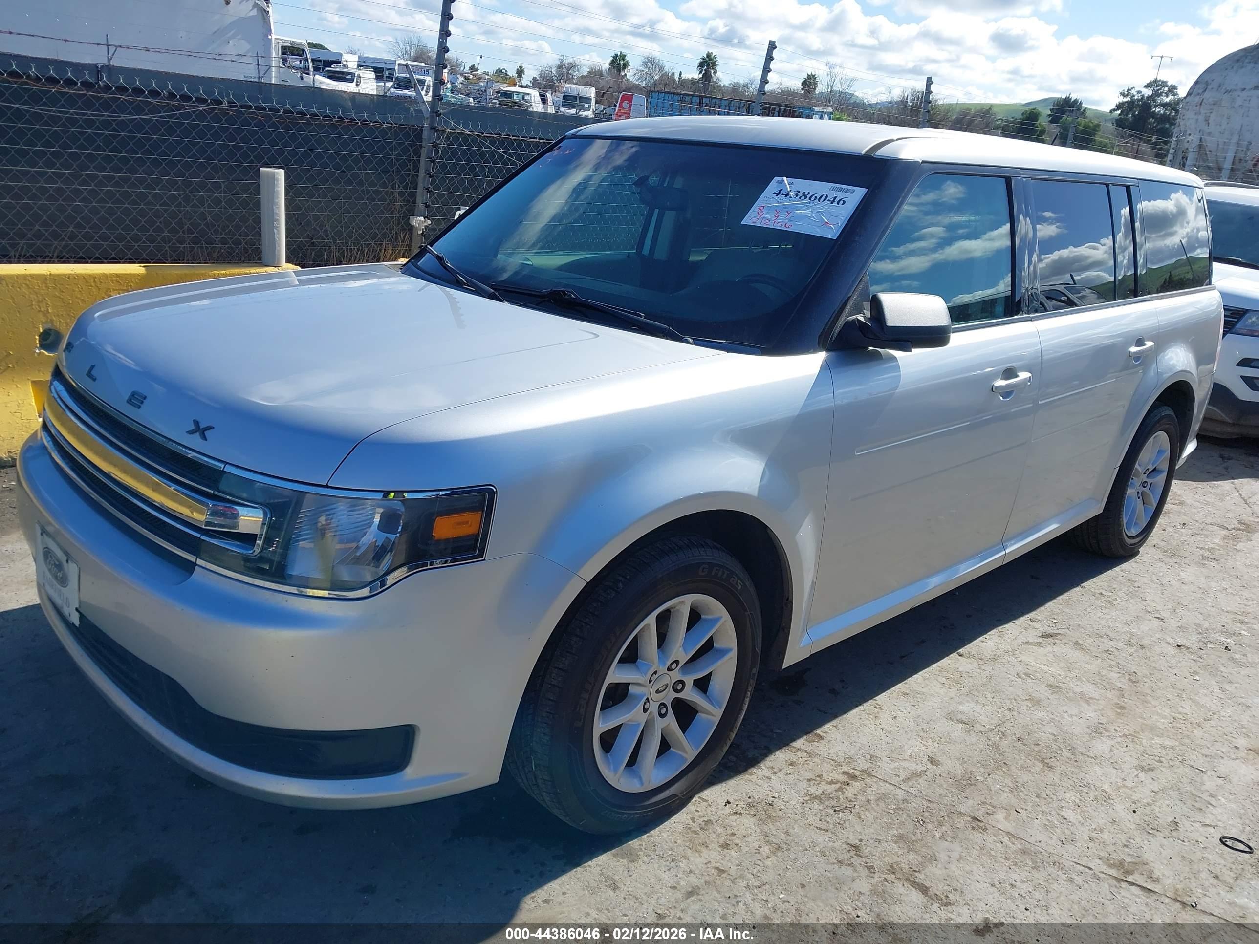 FORD FLEX image 2
