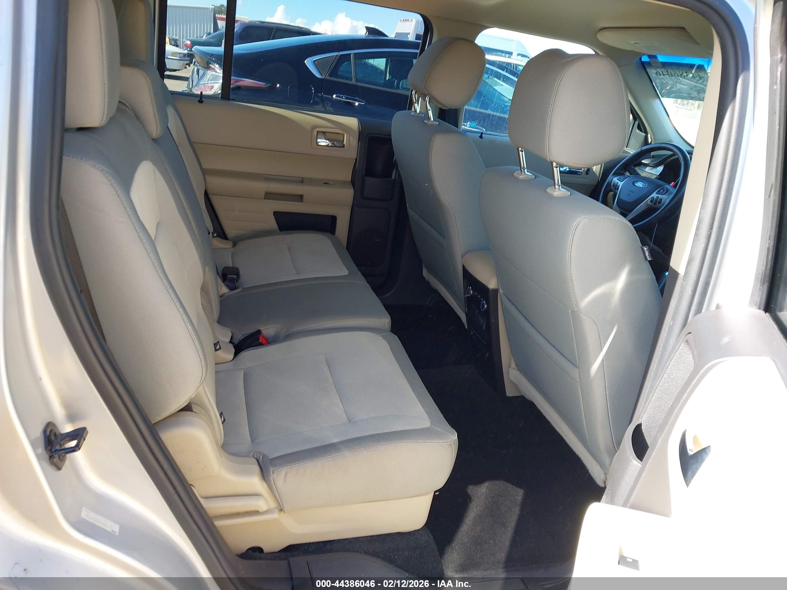 FORD FLEX image 8