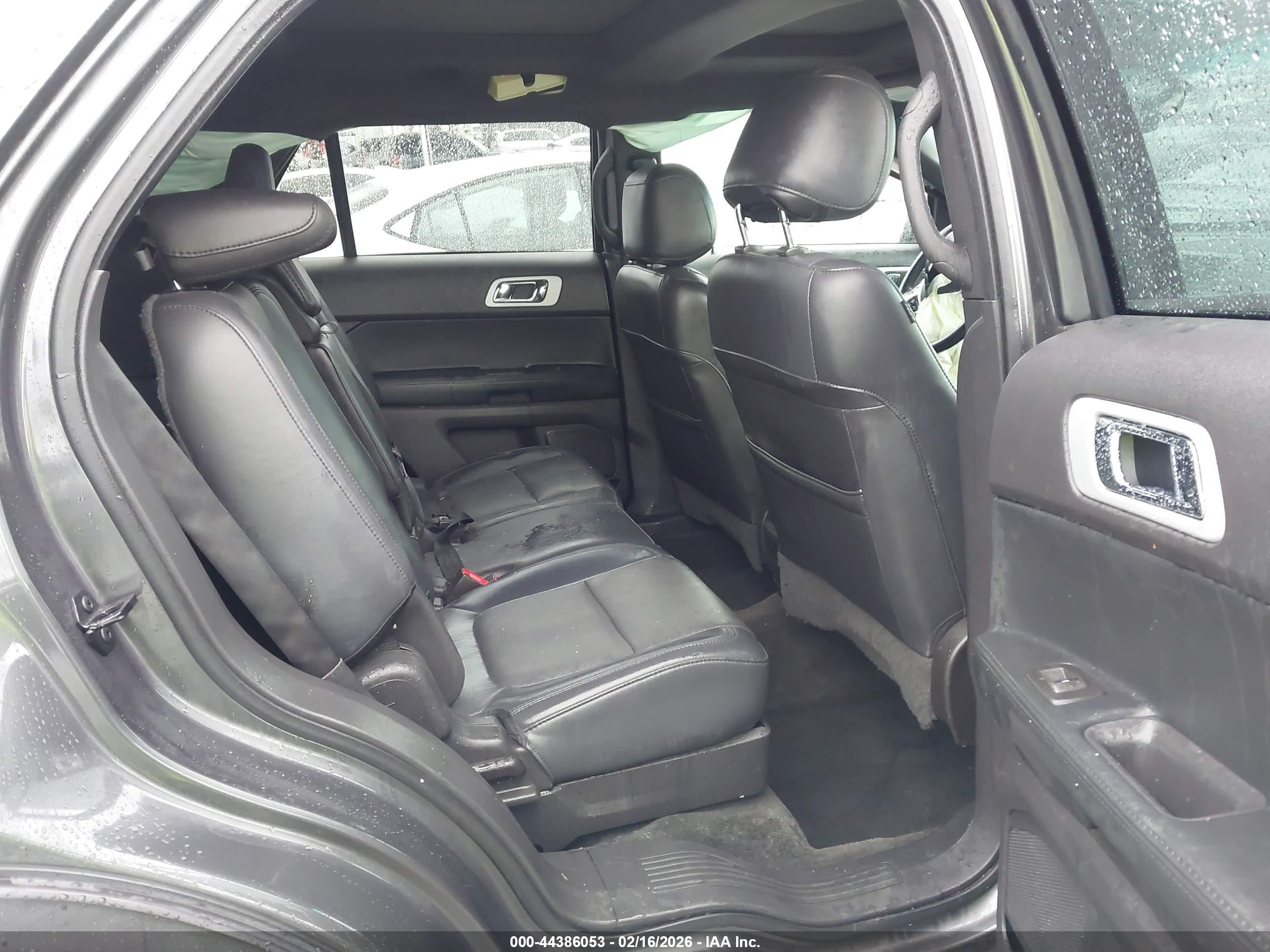 FORD EXPLORER image 8