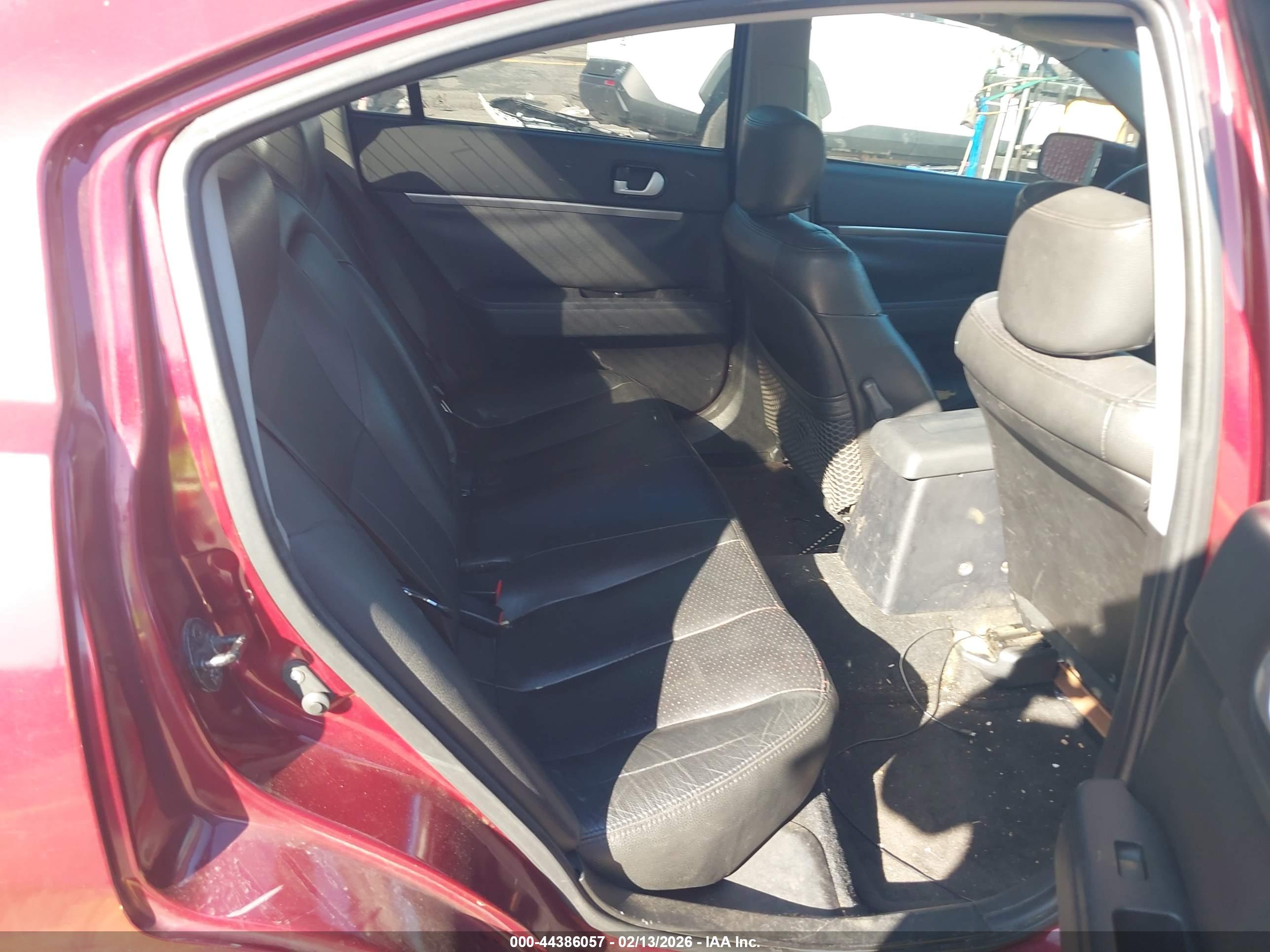 MITSUBISHI GALANT image 8