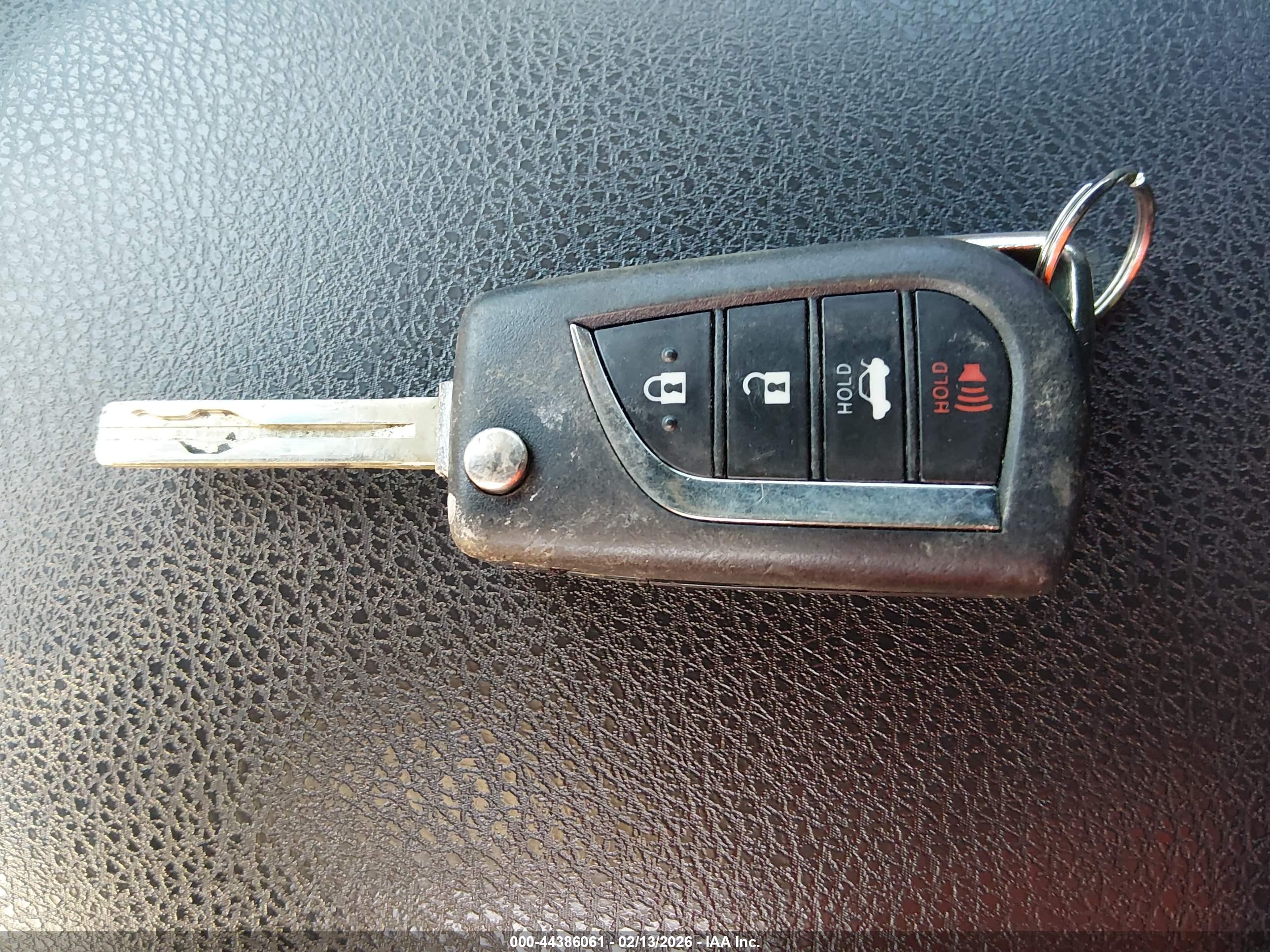 TOYOTA CAMRY image 11