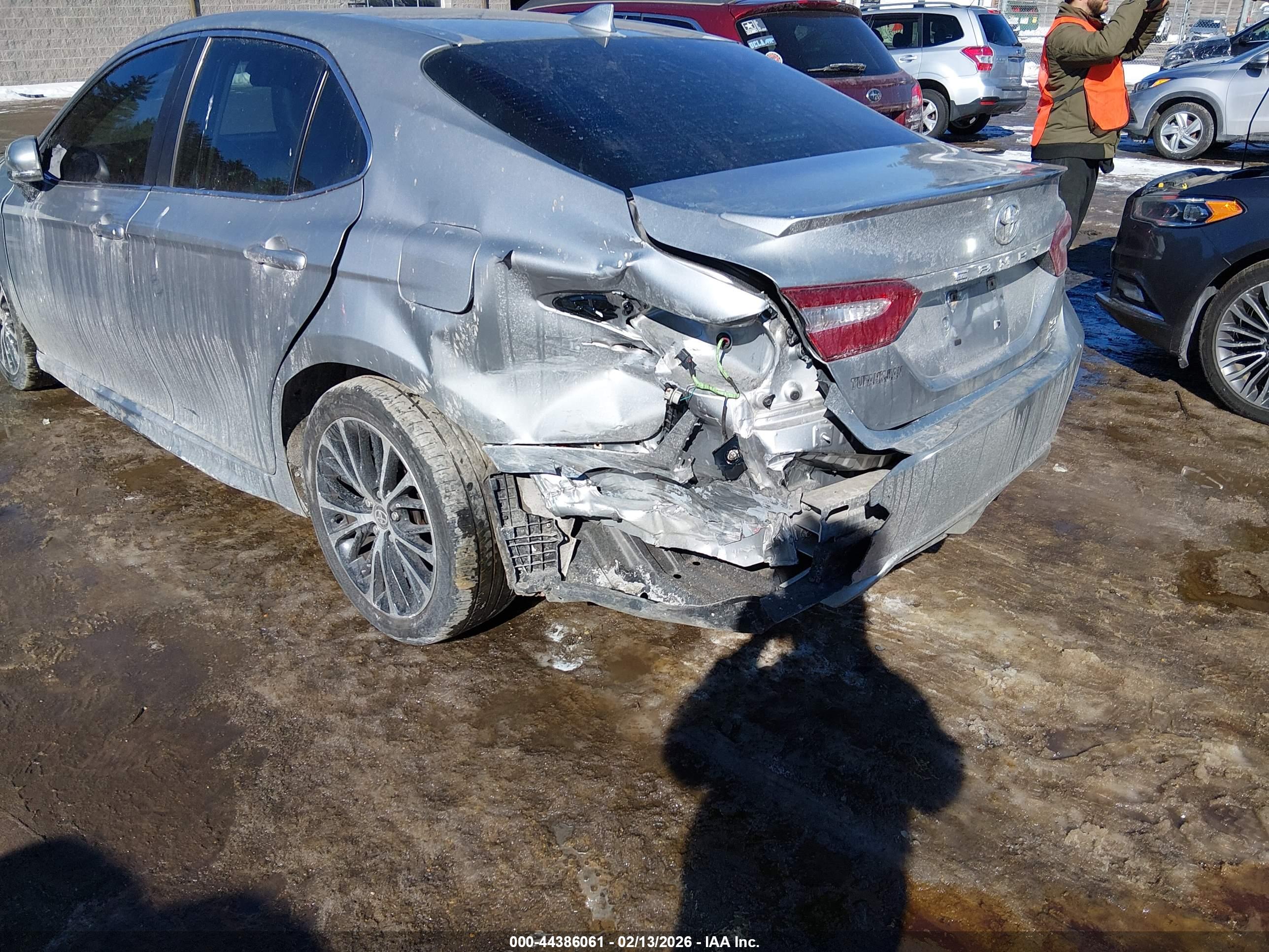 TOYOTA CAMRY image 6
