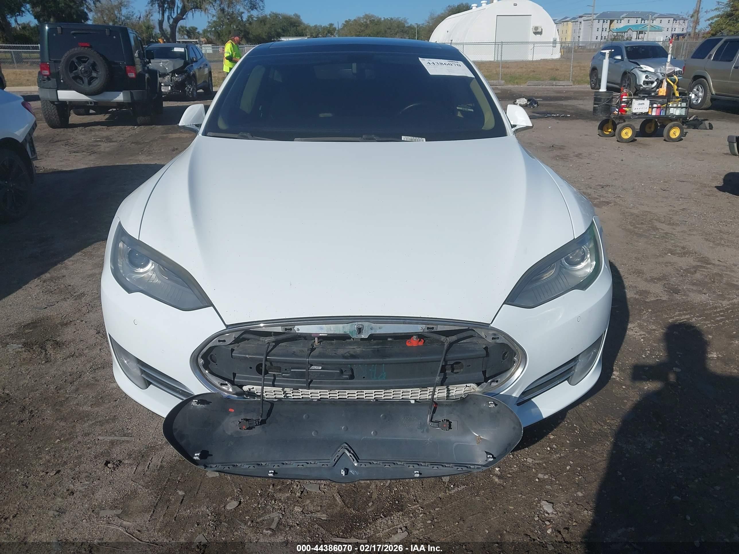 TESLA MODEL image 10