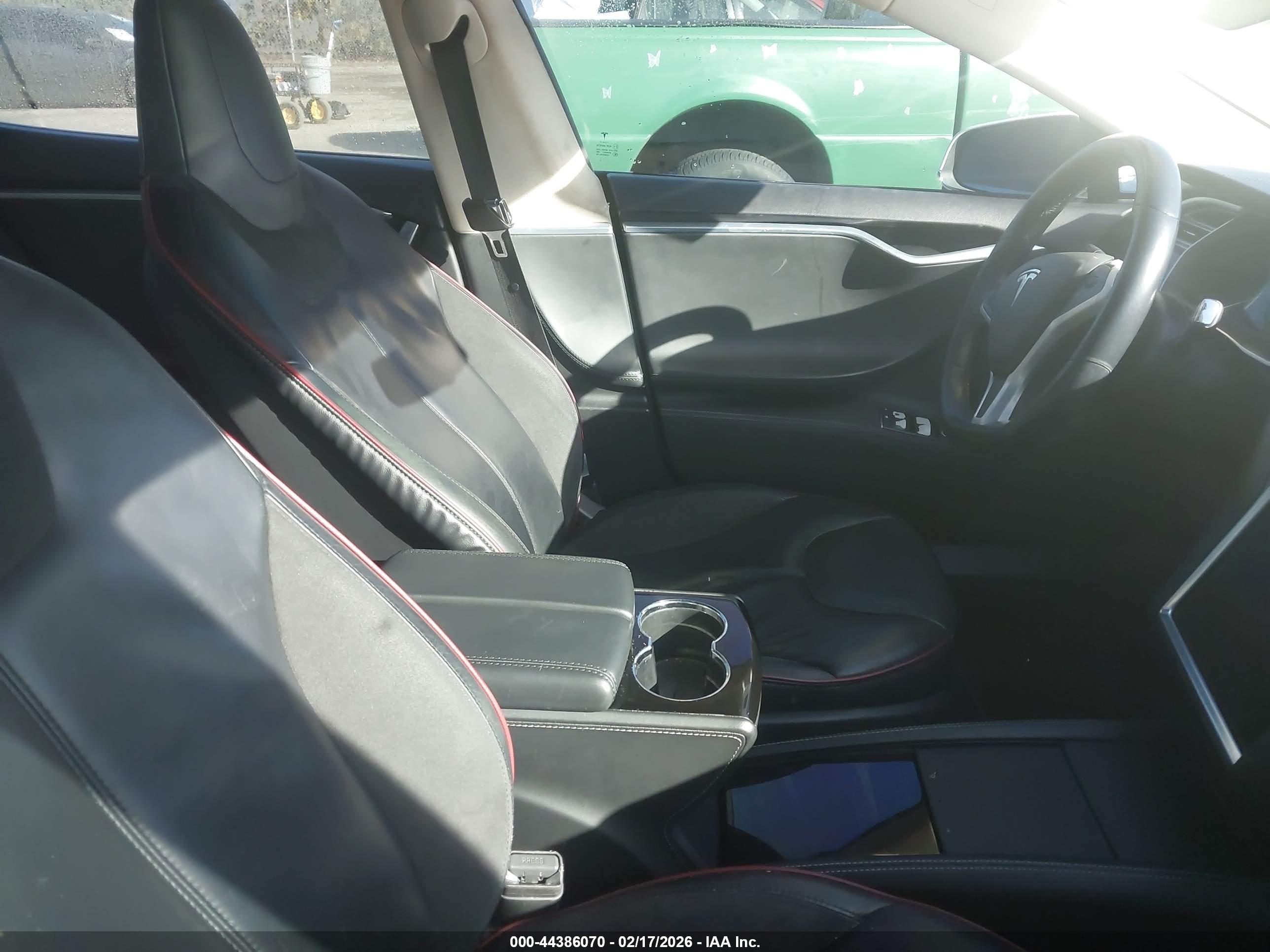 TESLA MODEL image 5