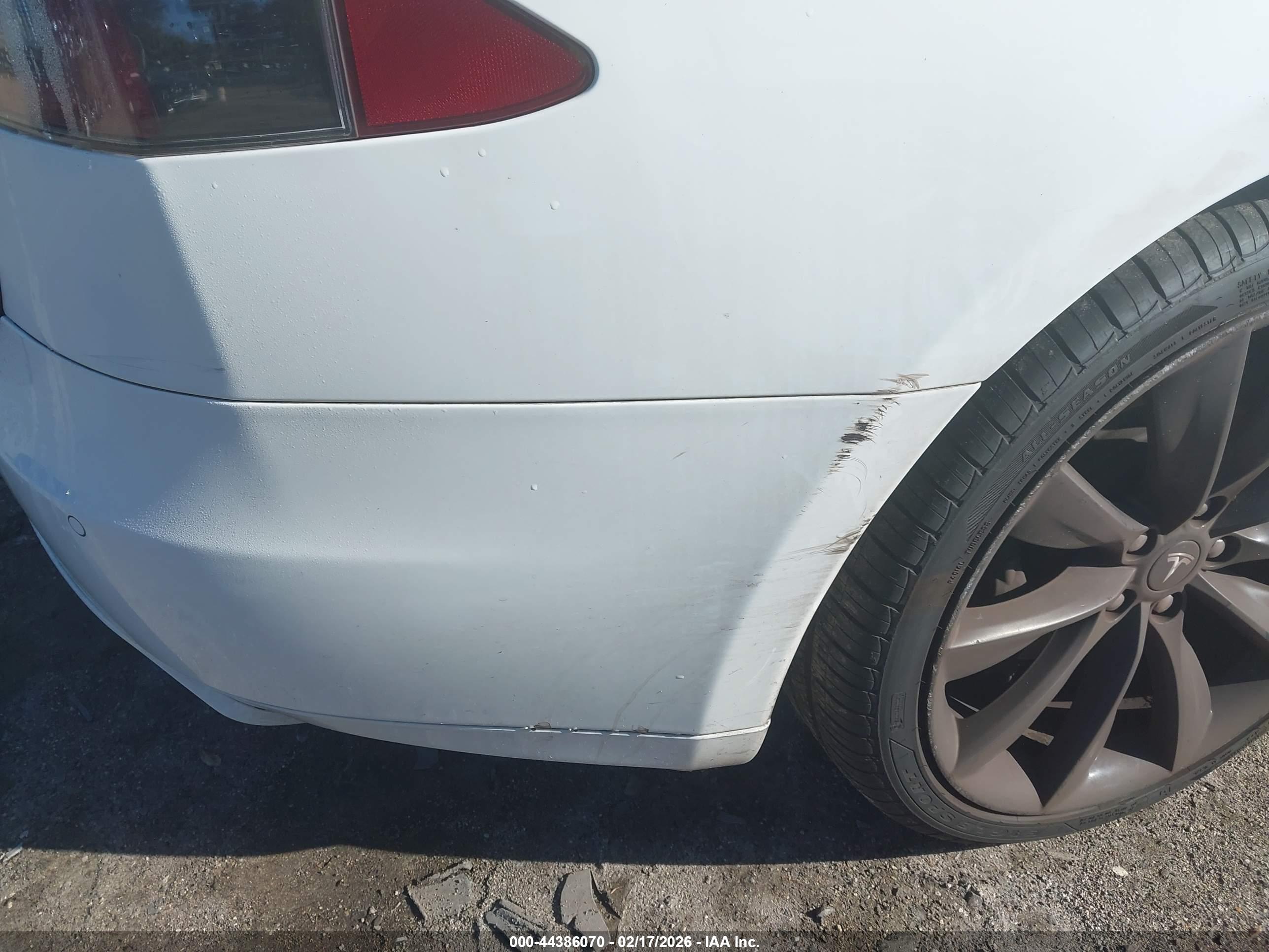TESLA MODEL image 6