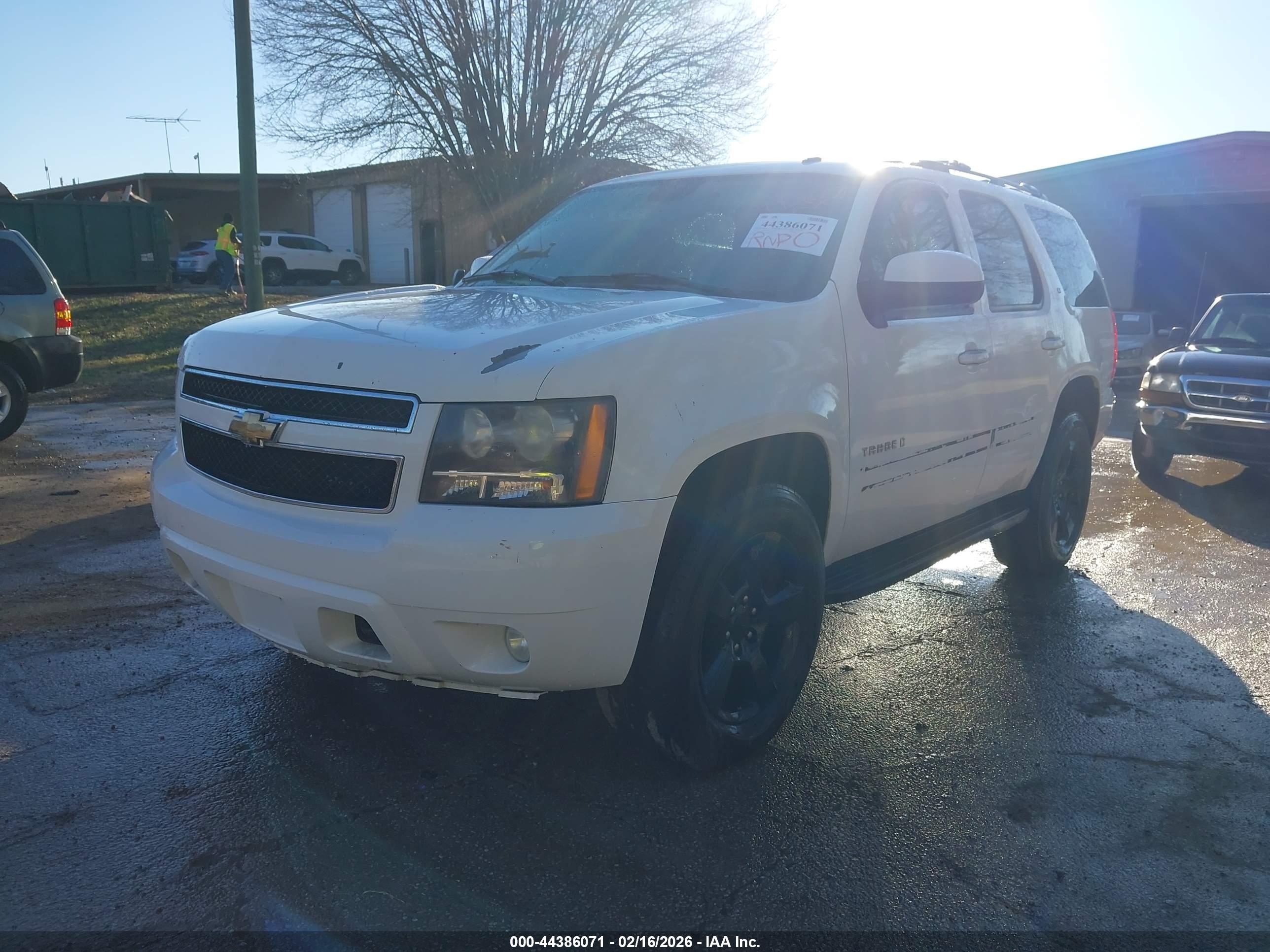 CHEVROLET TAHOE image 2
