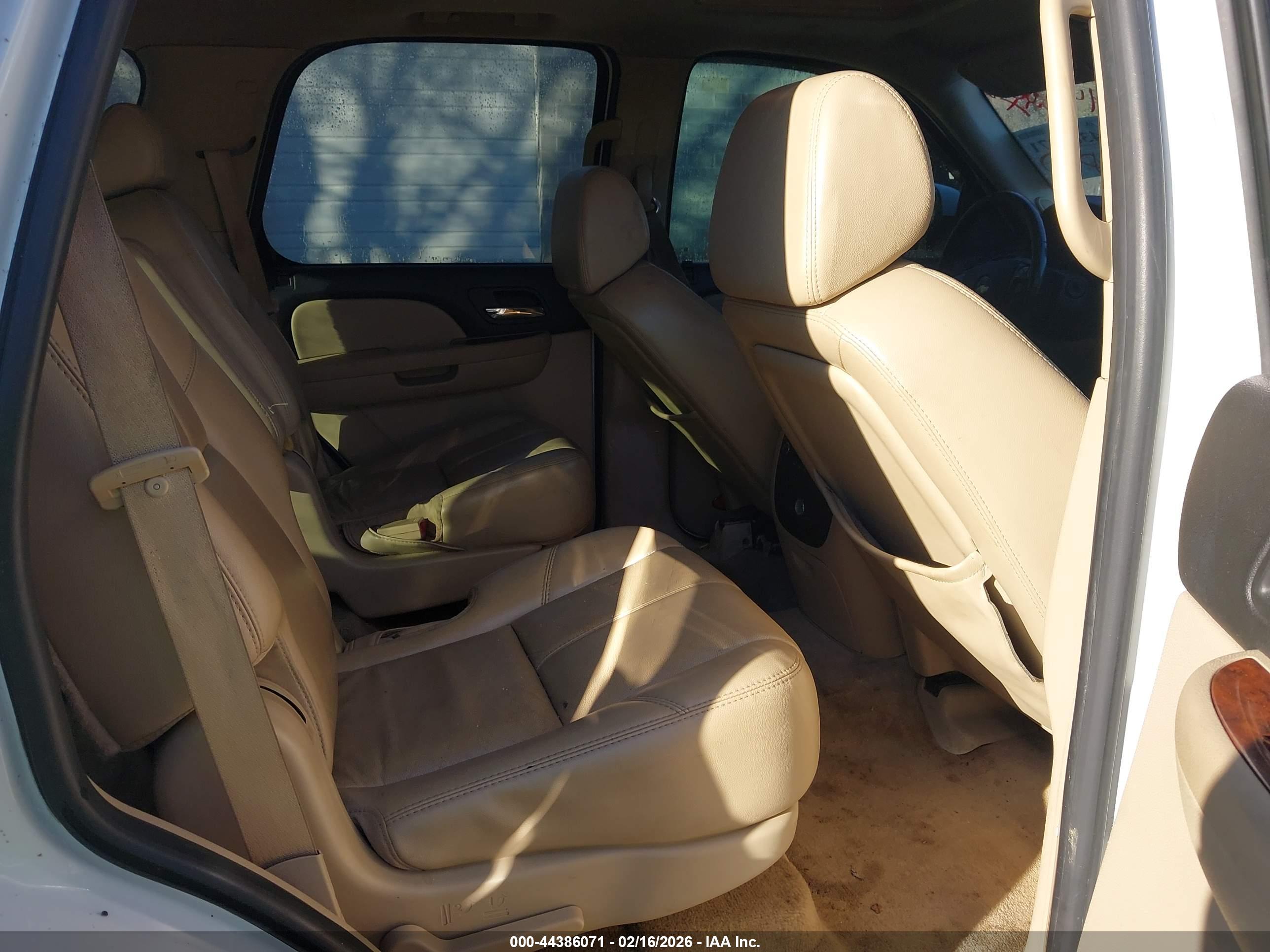 CHEVROLET TAHOE image 8
