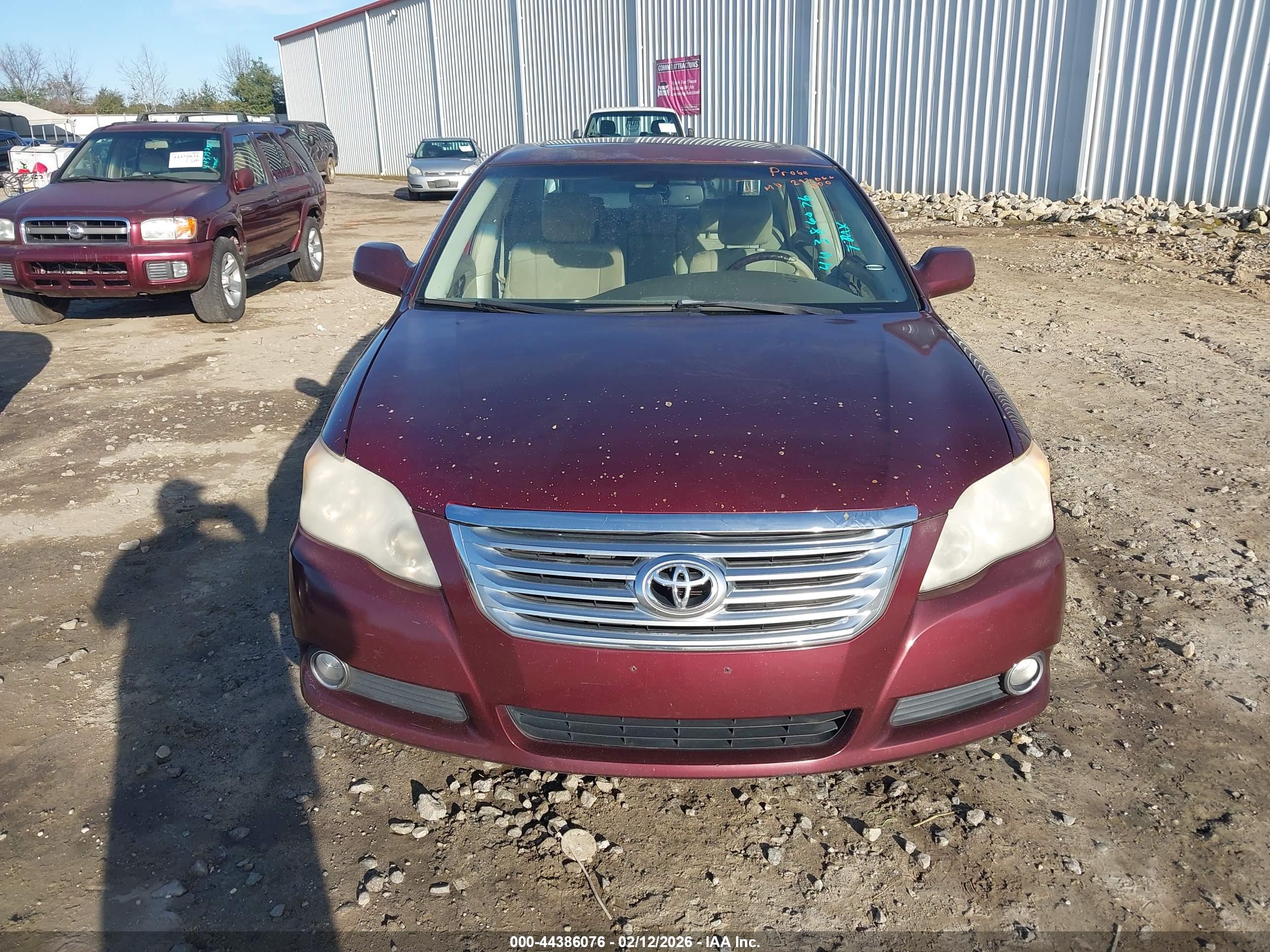TOYOTA AVALON image 6