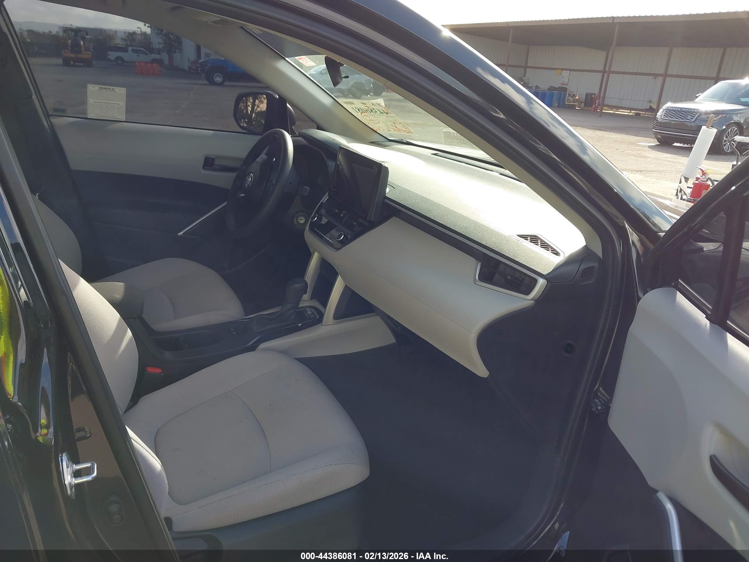 TOYOTA COROLLA image 5