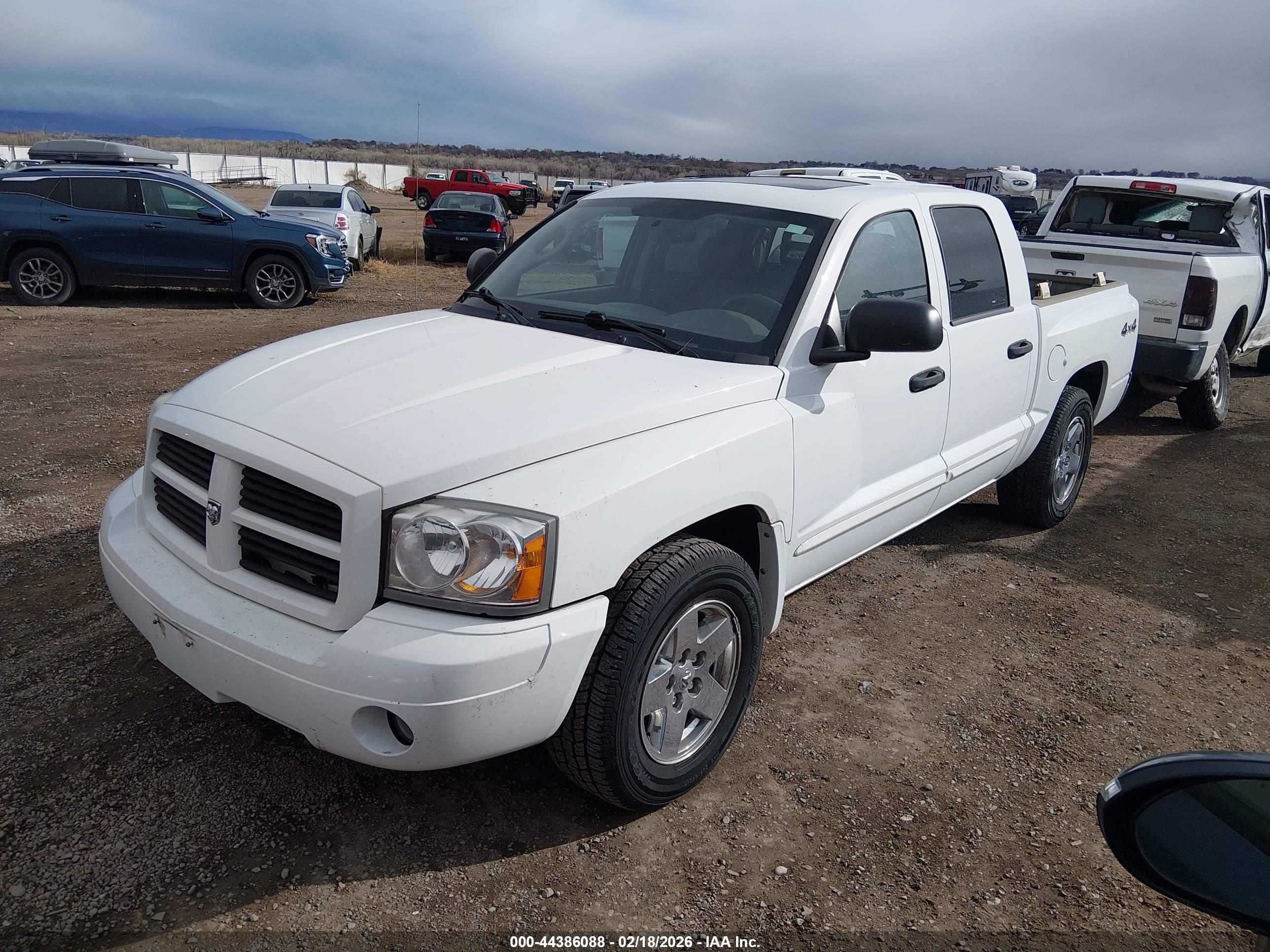 DODGE DAKOTA image 2
