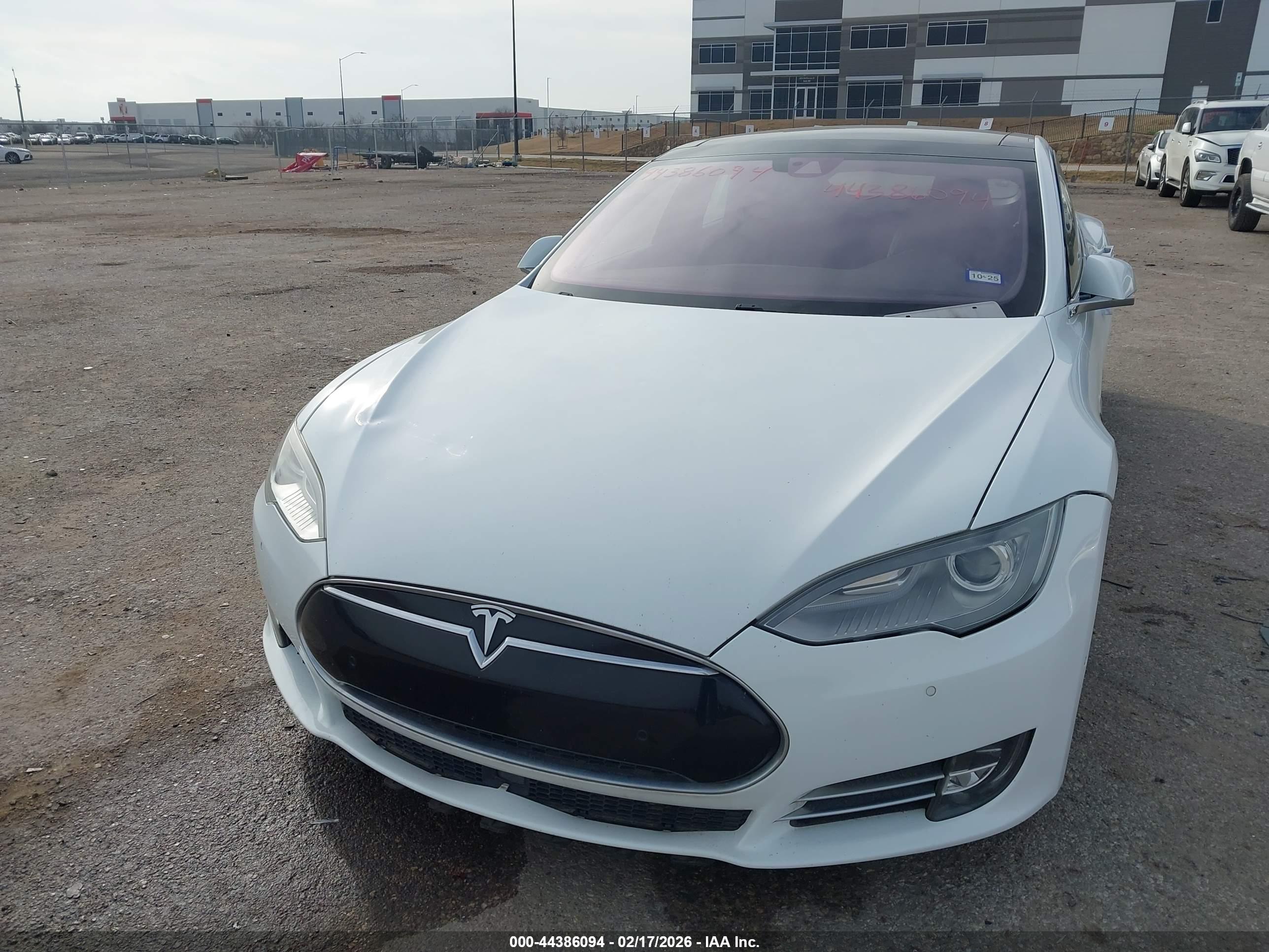 TESLA MODEL image 10