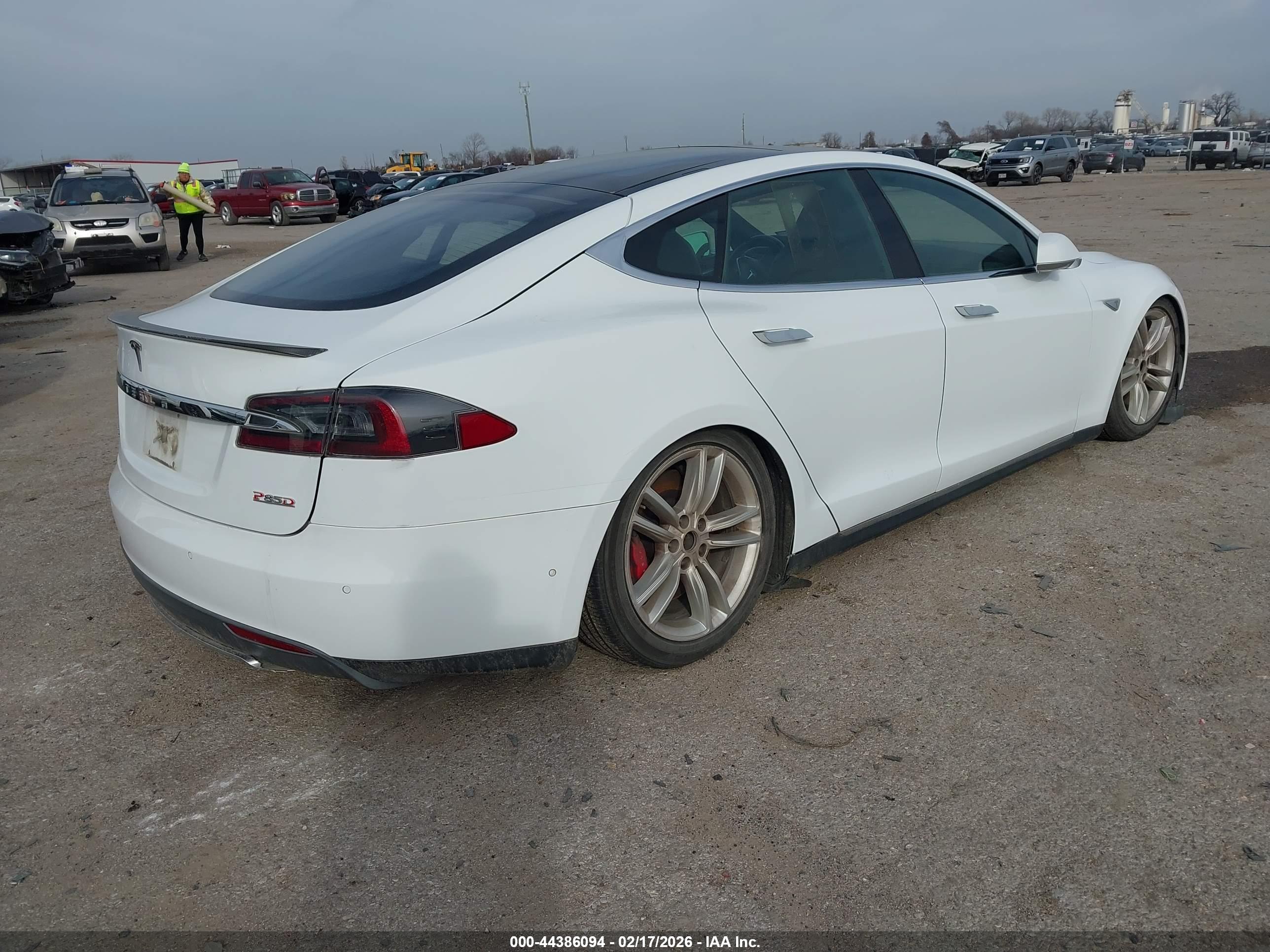 TESLA MODEL image 4