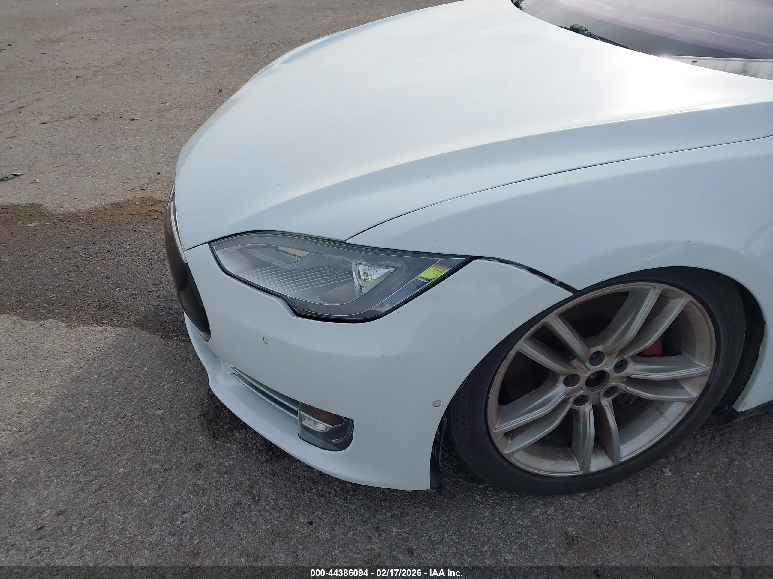 TESLA MODEL image 6