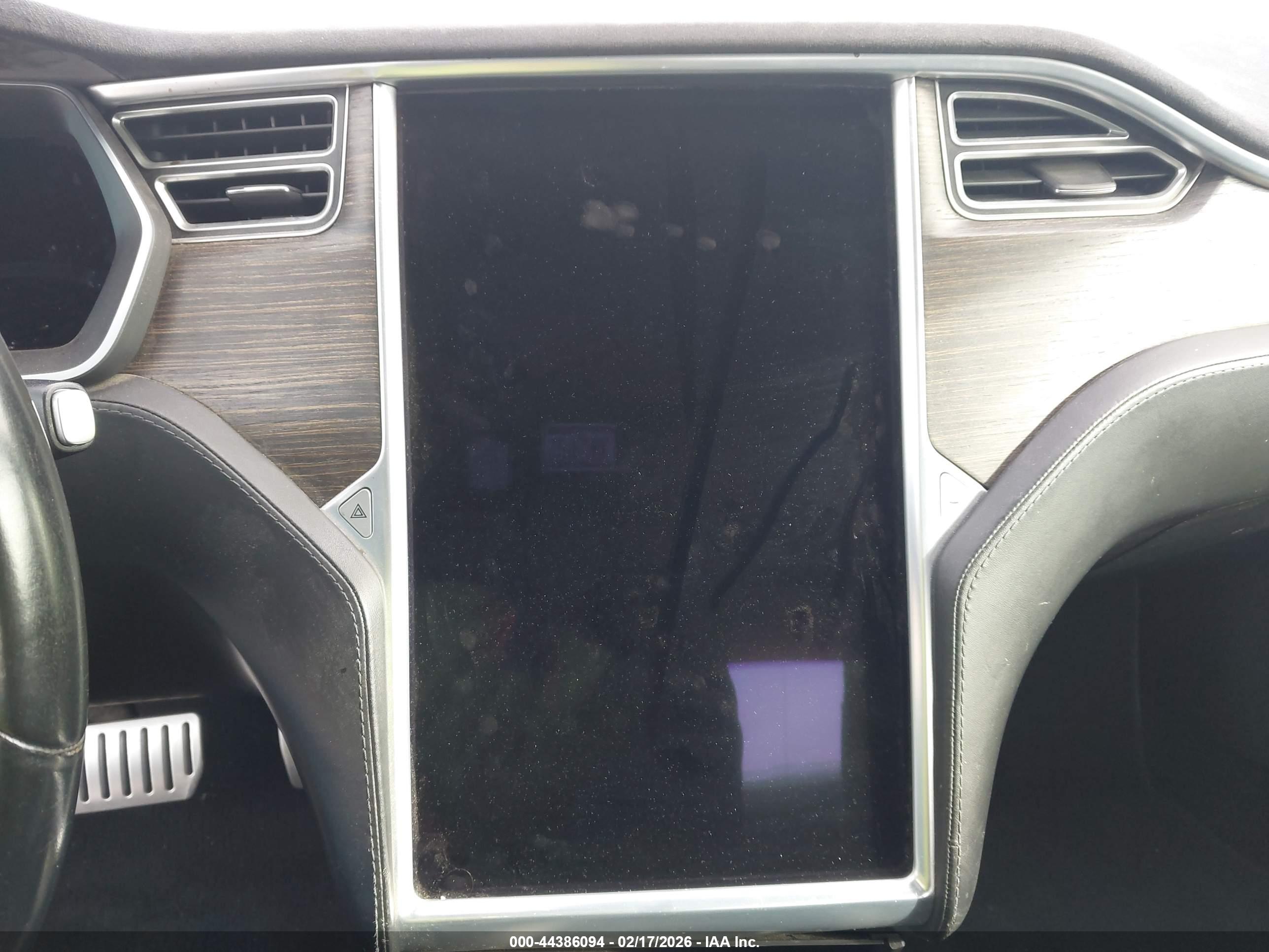 TESLA MODEL image 7