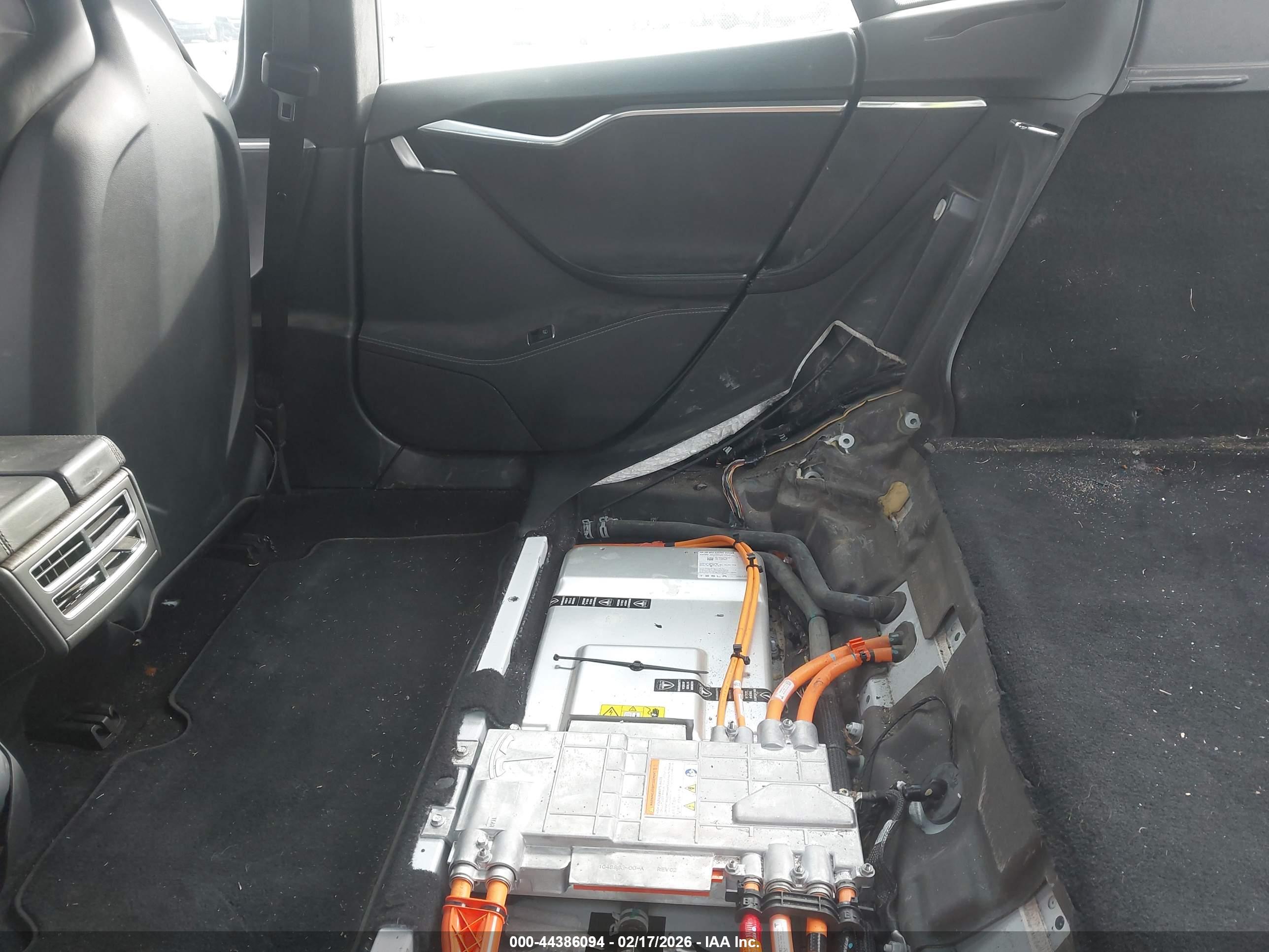 TESLA MODEL image 8