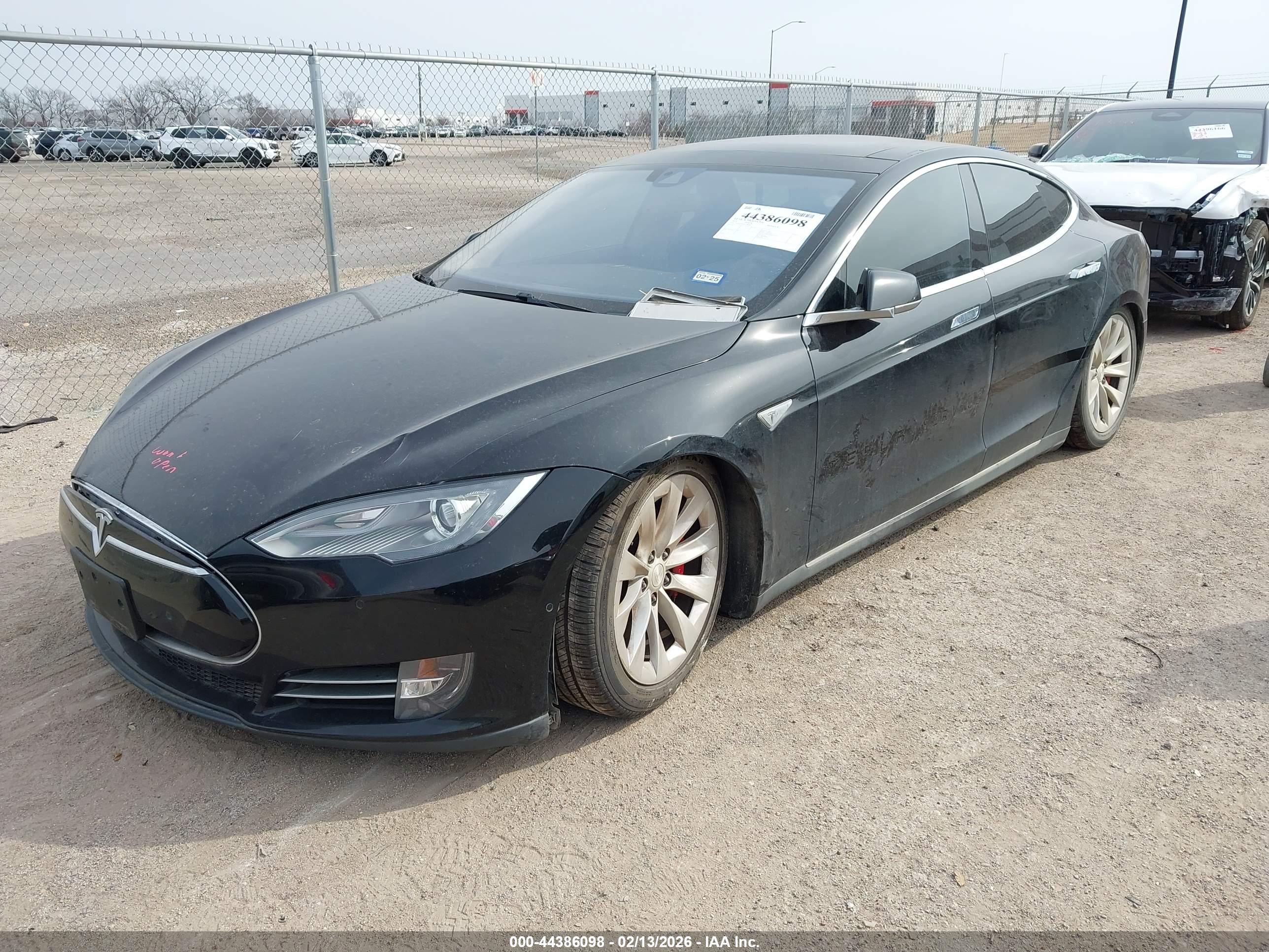 TESLA MODEL image 2