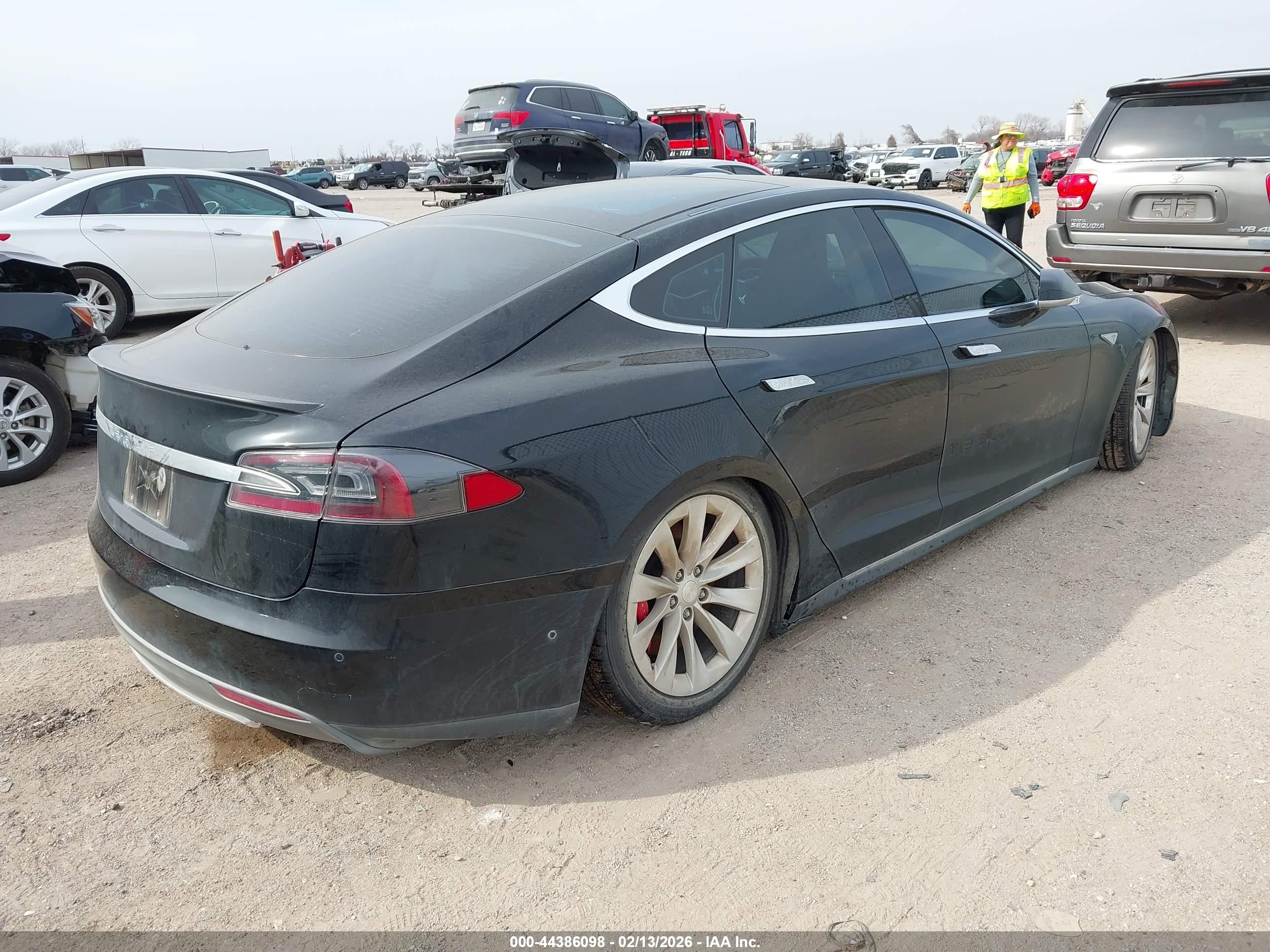 TESLA MODEL image 4