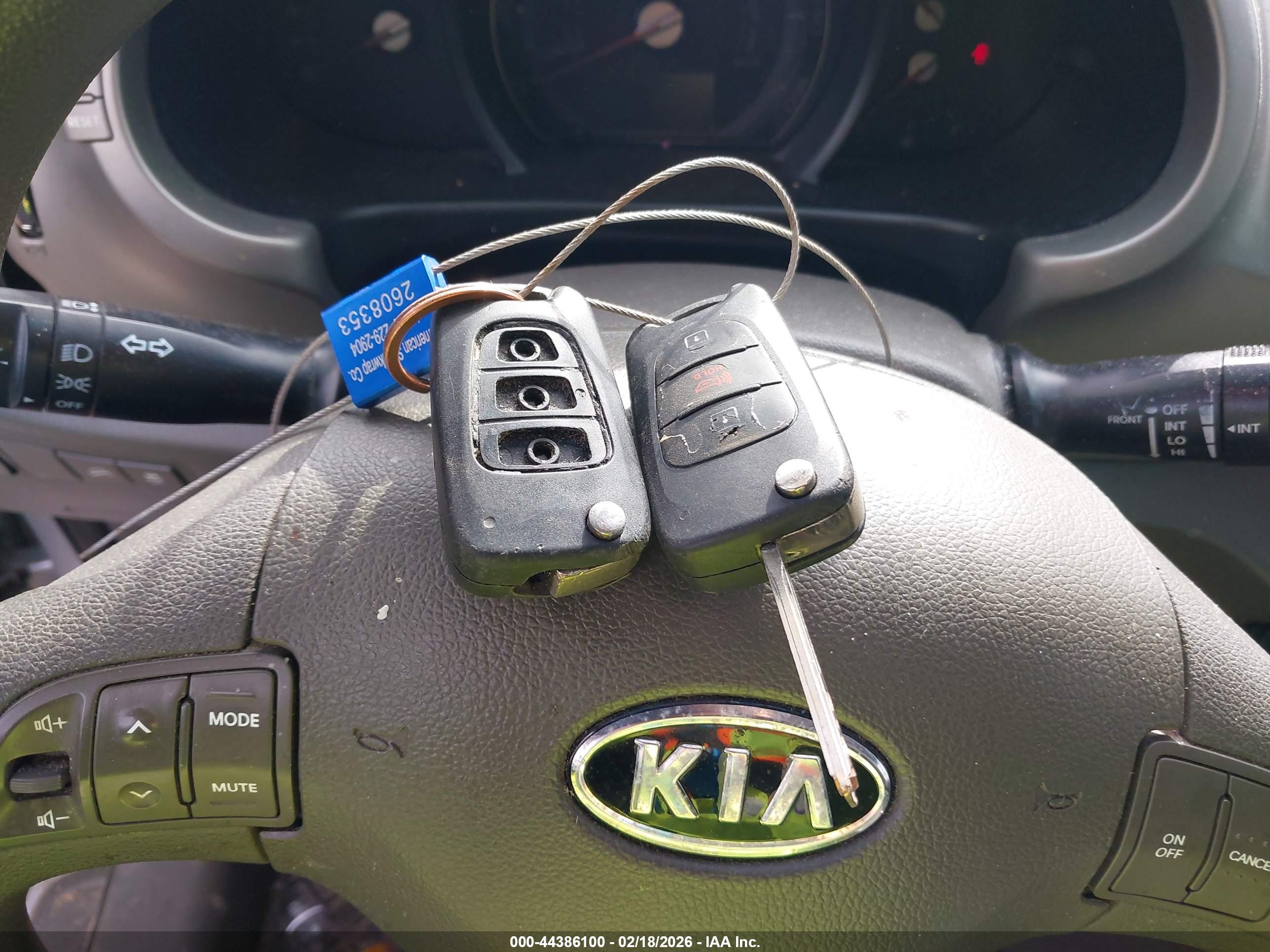 KIA SPORTAGE image 11