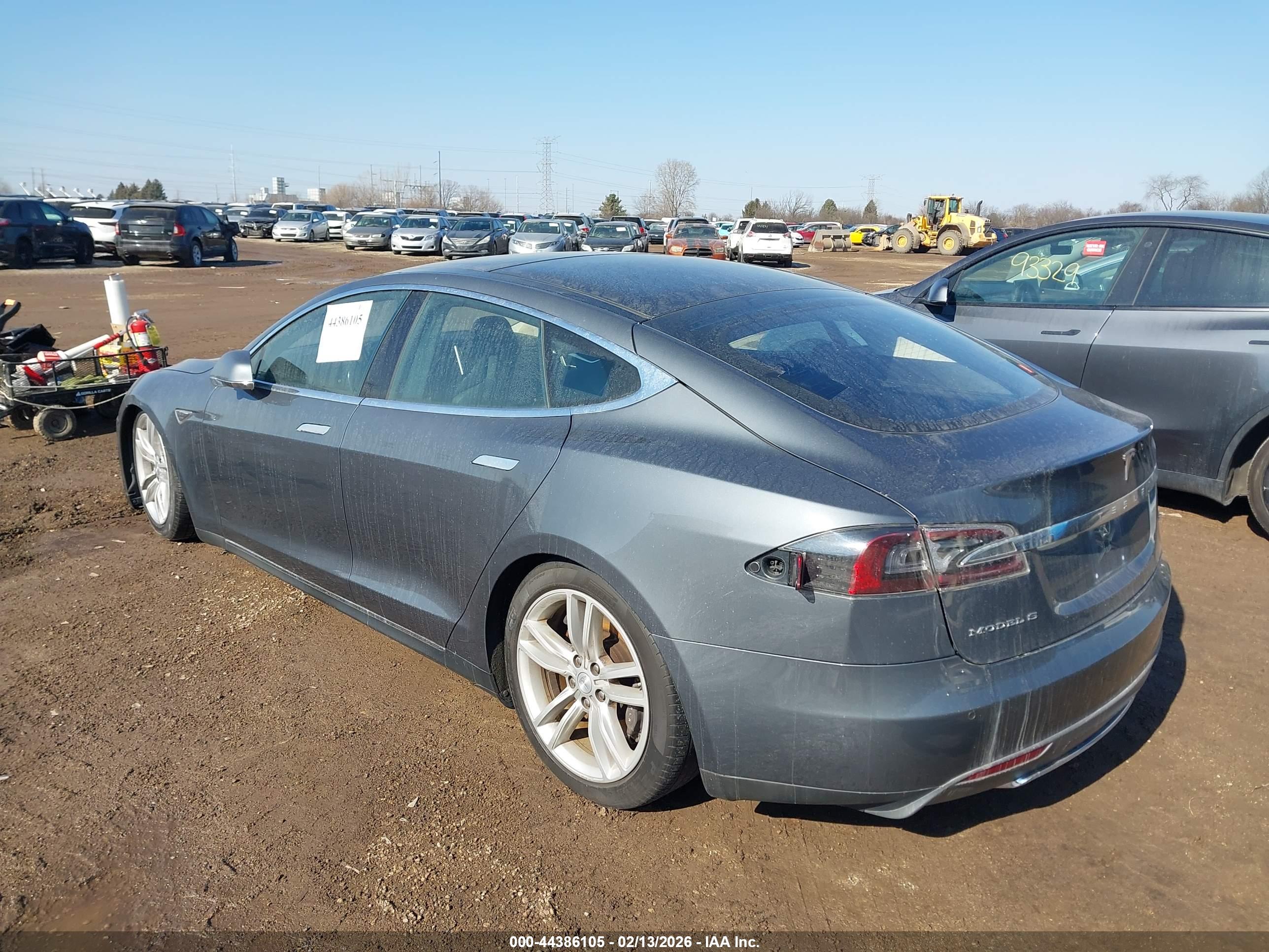TESLA MODEL image 3