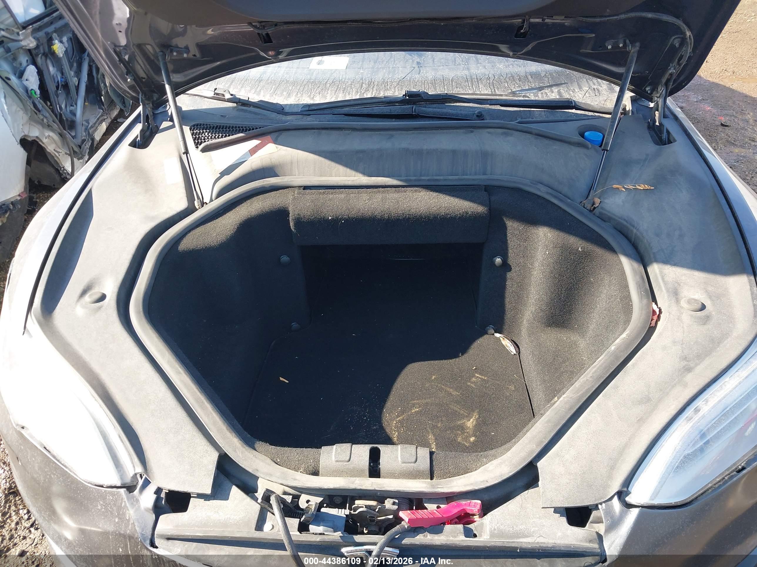 TESLA MODEL image 10