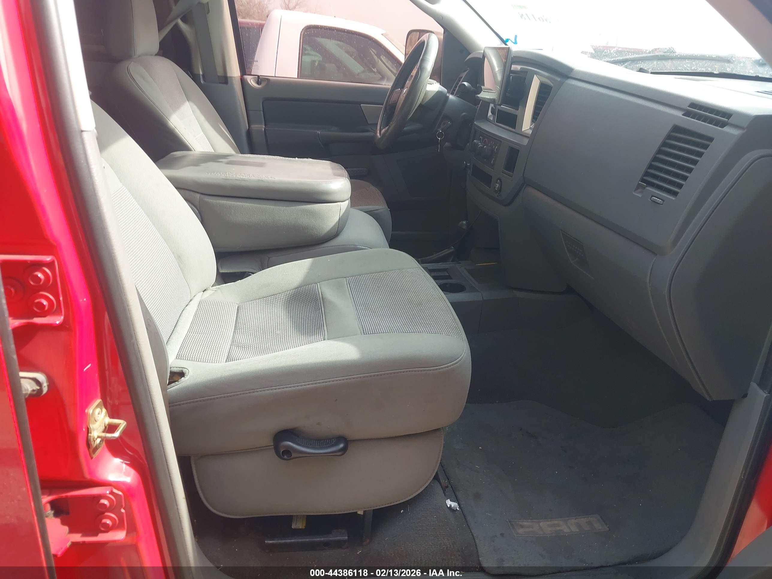 DODGE RAM image 5