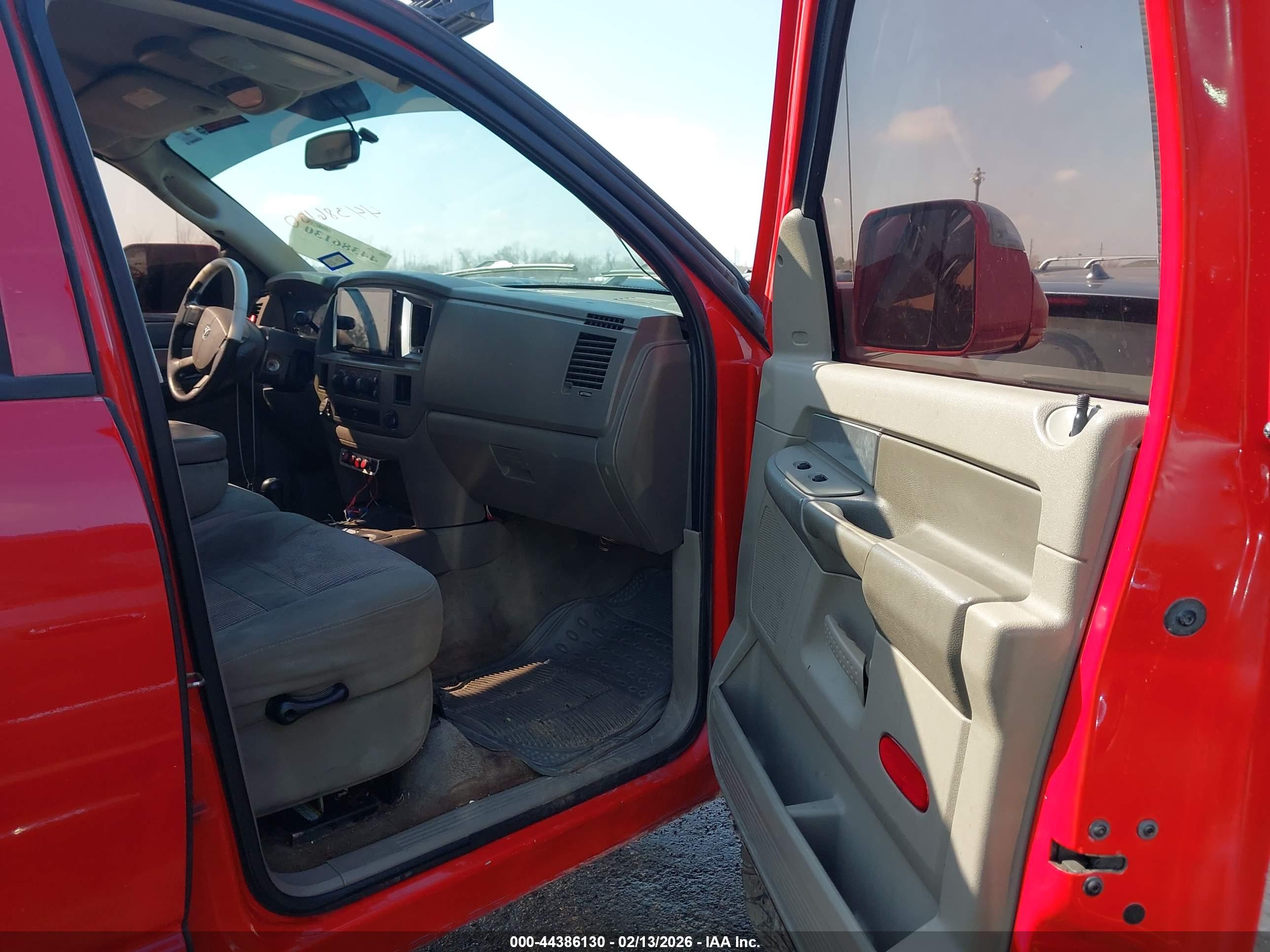 DODGE RAM image 5