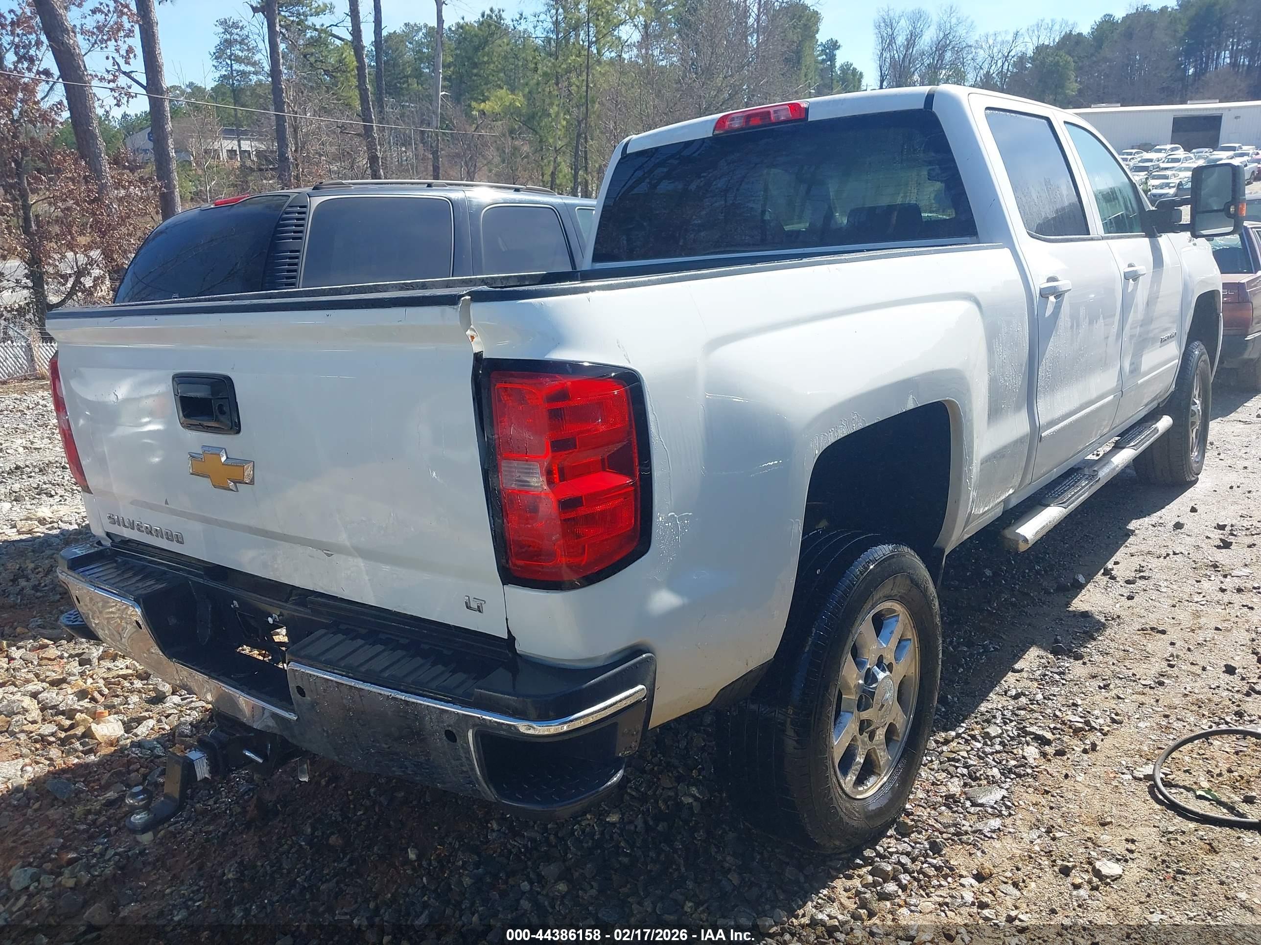 CHEVROLET SILVERADO image 4