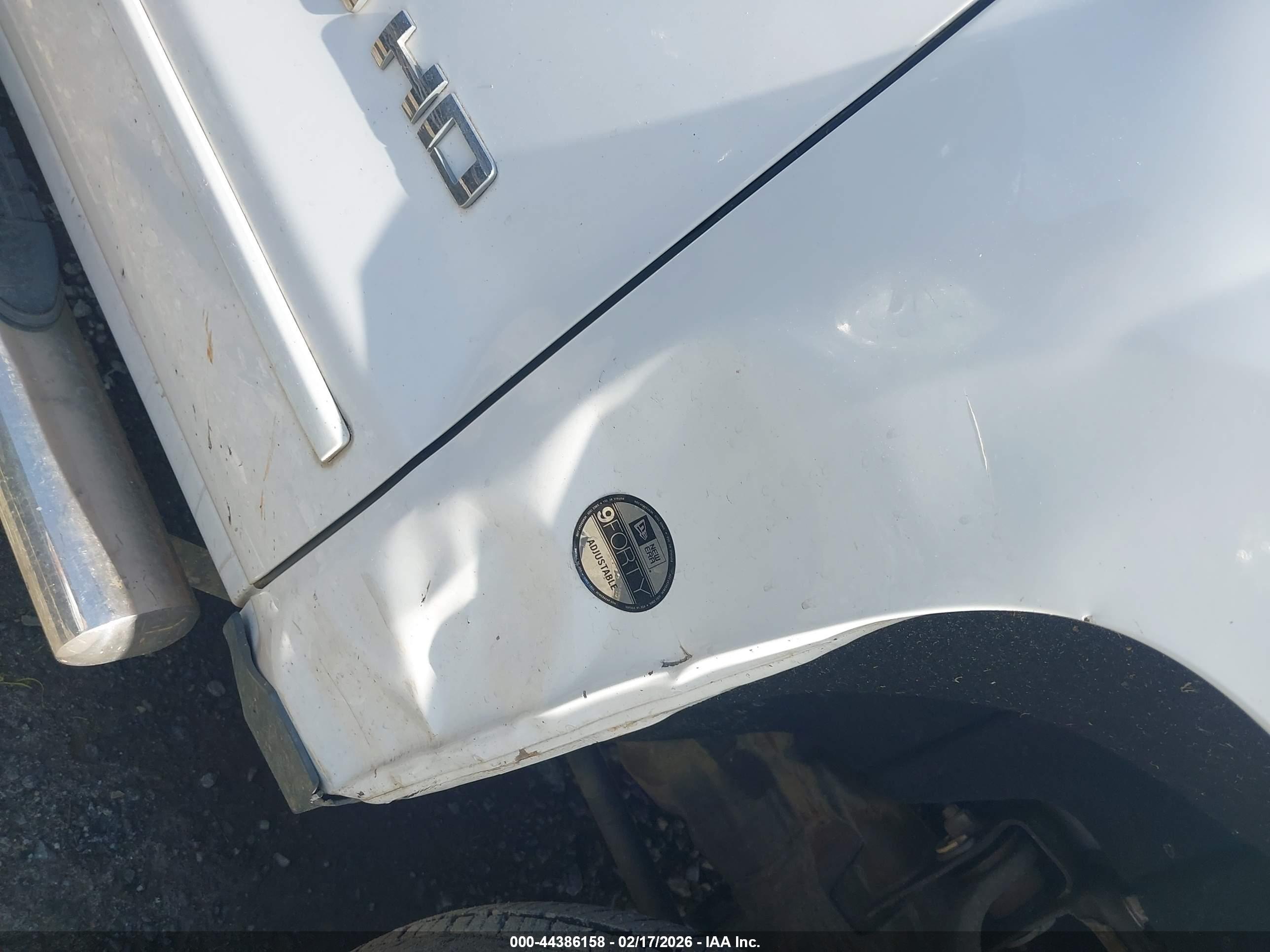 CHEVROLET SILVERADO image 6