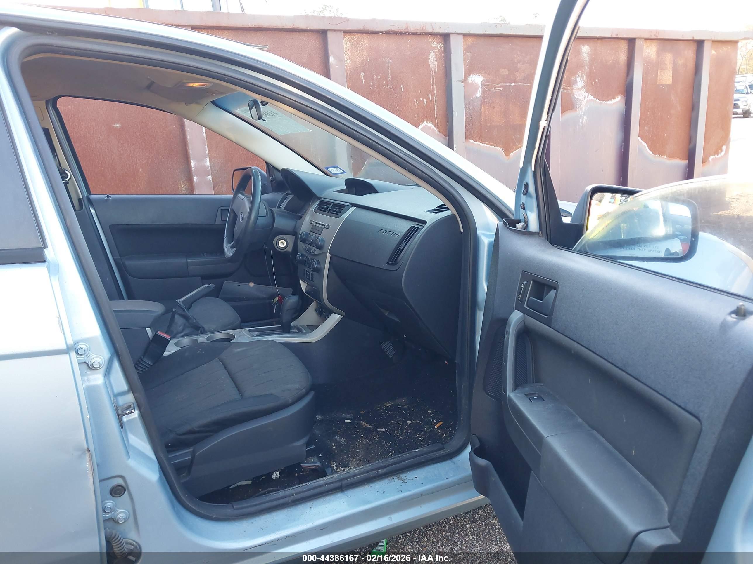 FORD FOCUS image 5