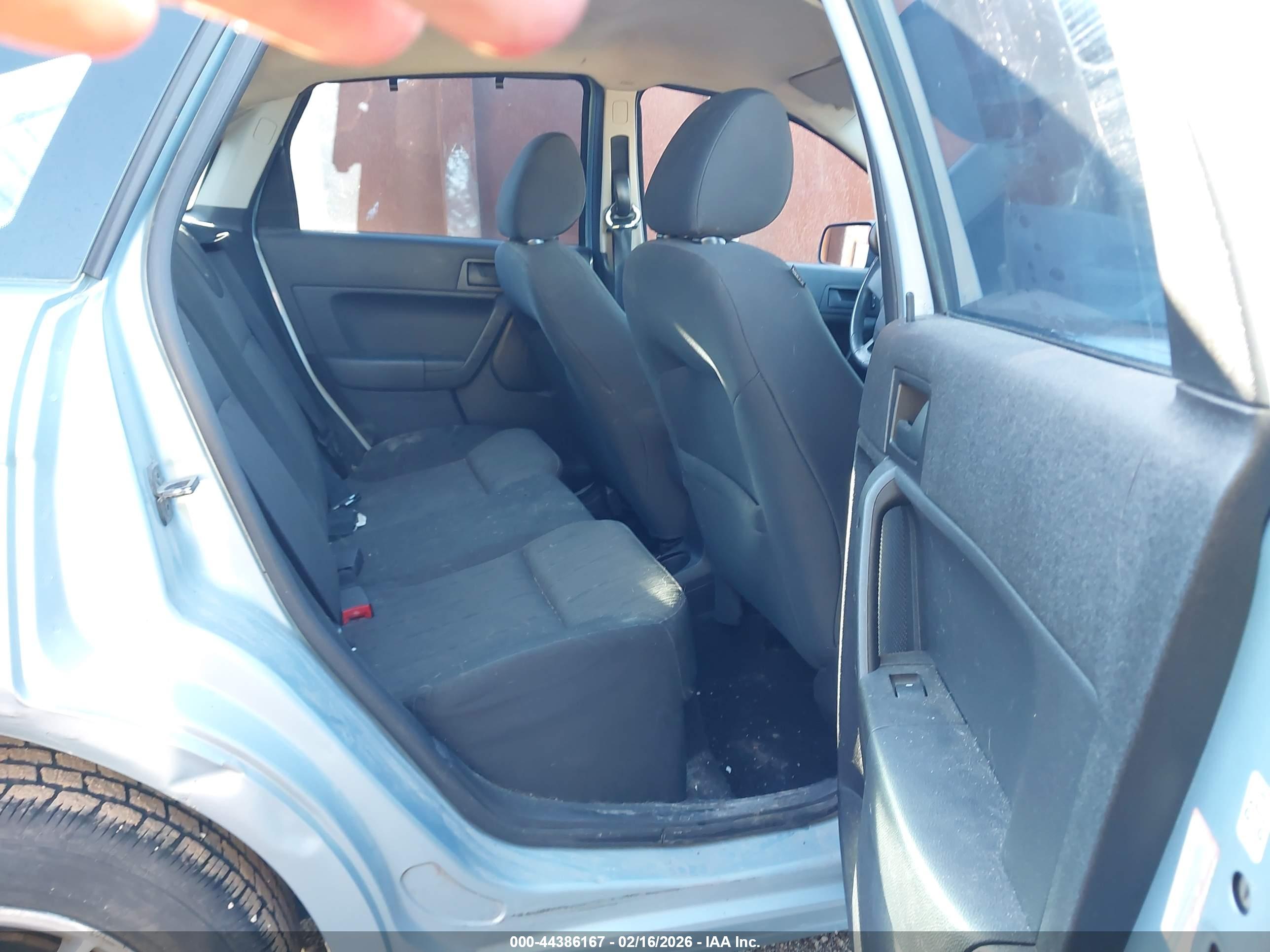 FORD FOCUS image 8