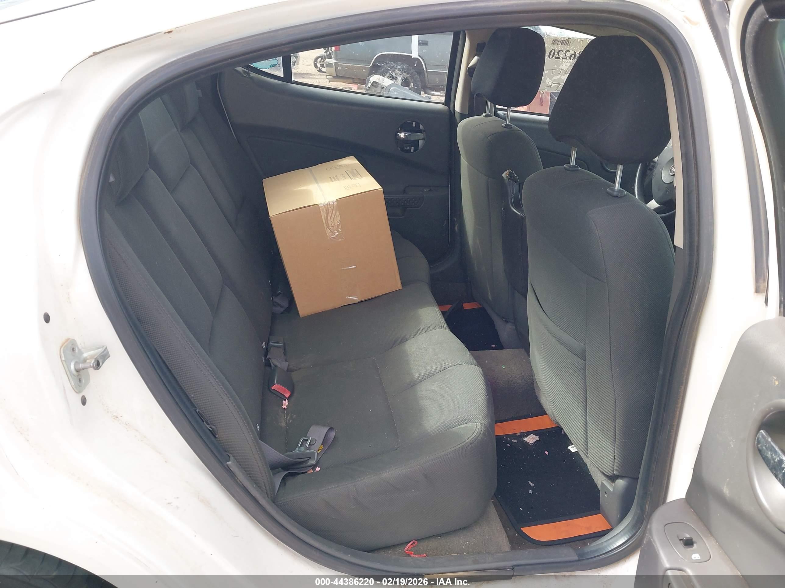 PONTIAC GRAND image 8