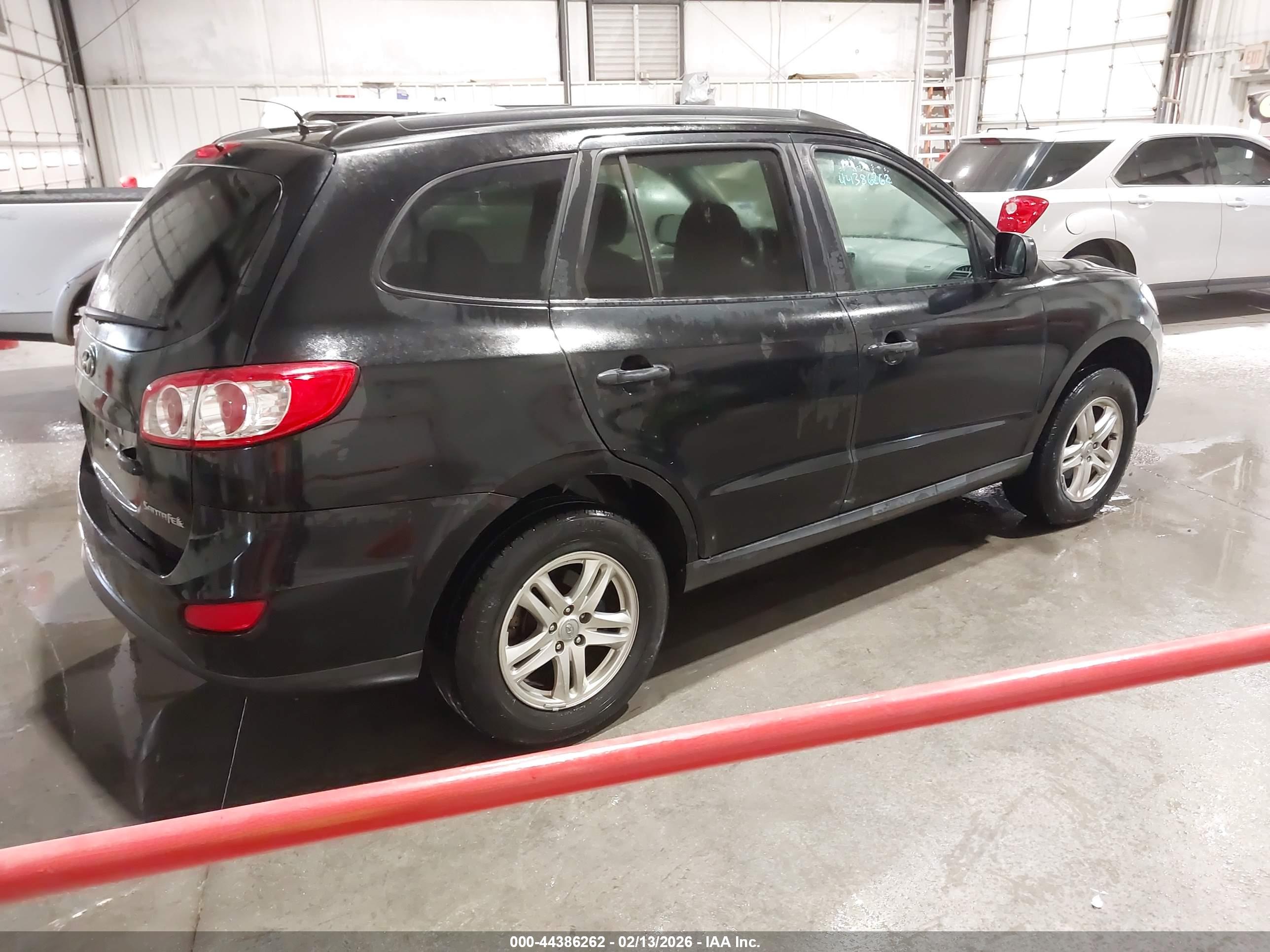 HYUNDAI SANTA image 4