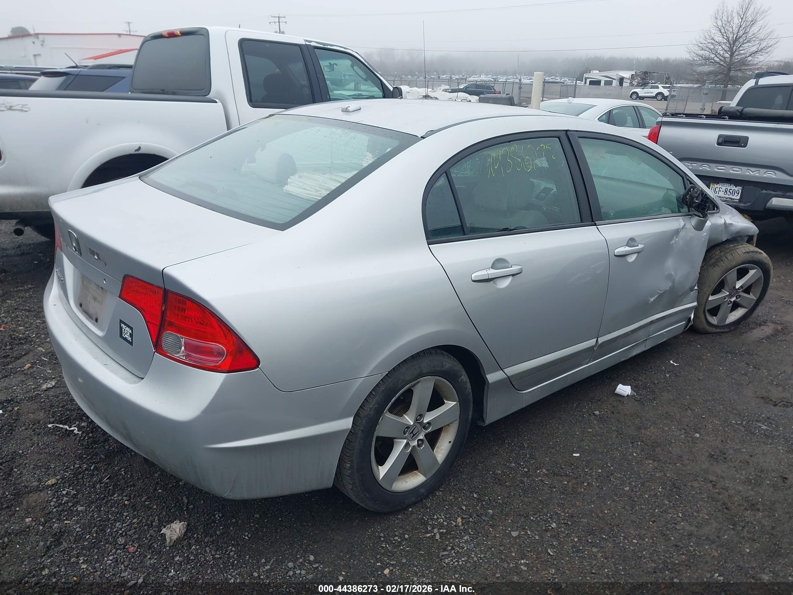 HONDA CIVIC image 4